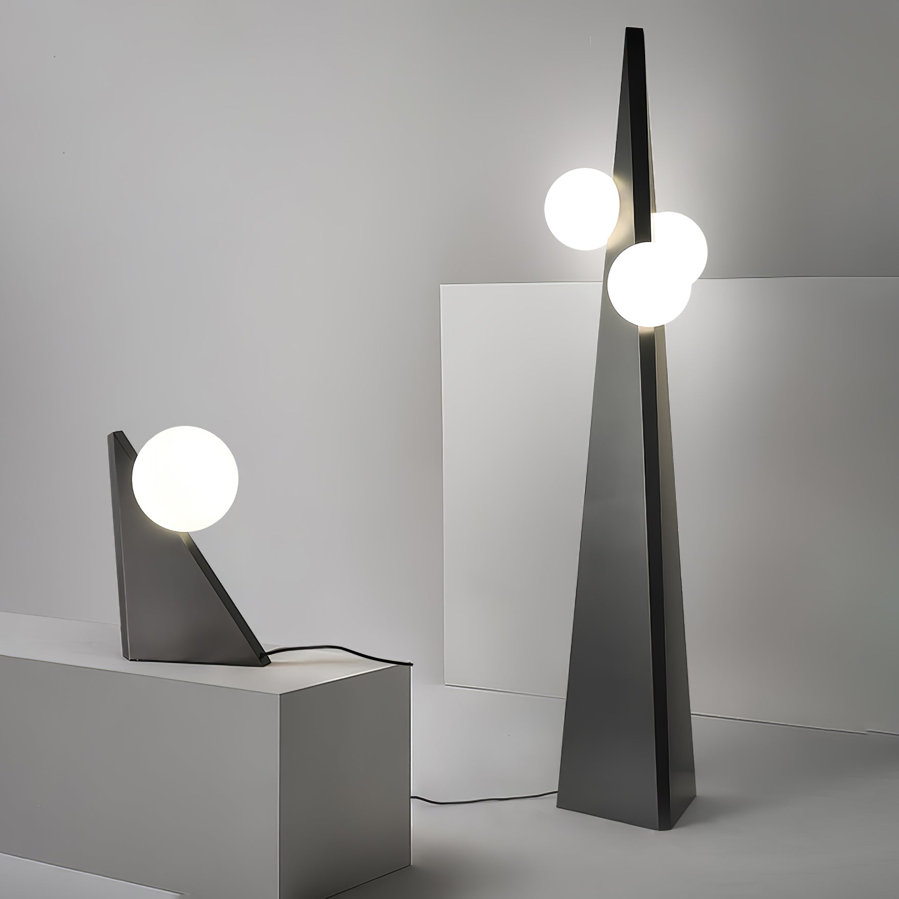 Noir Roy Table Lamp - Blowlighting