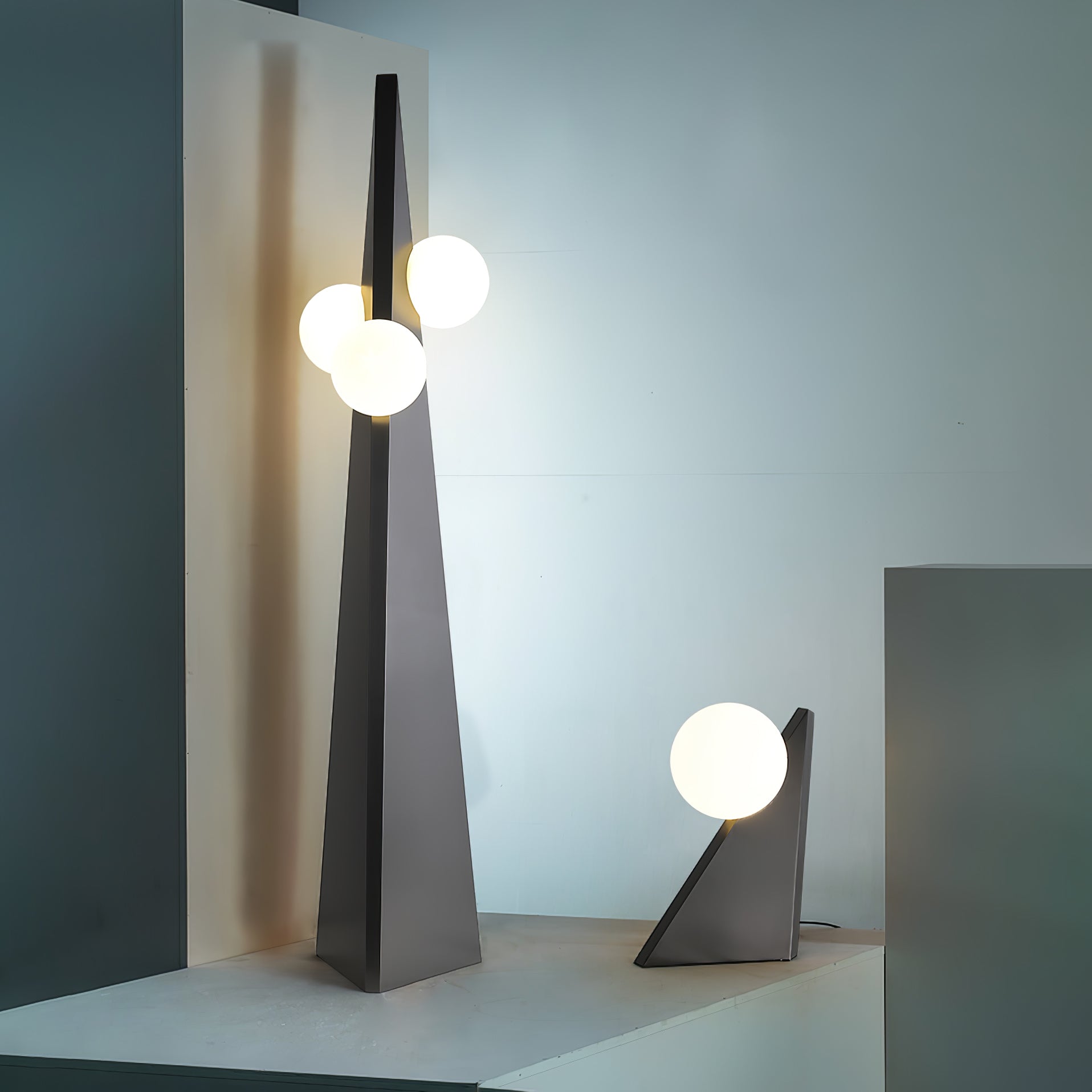 Noir Roy Table Lamp - Blowlighting