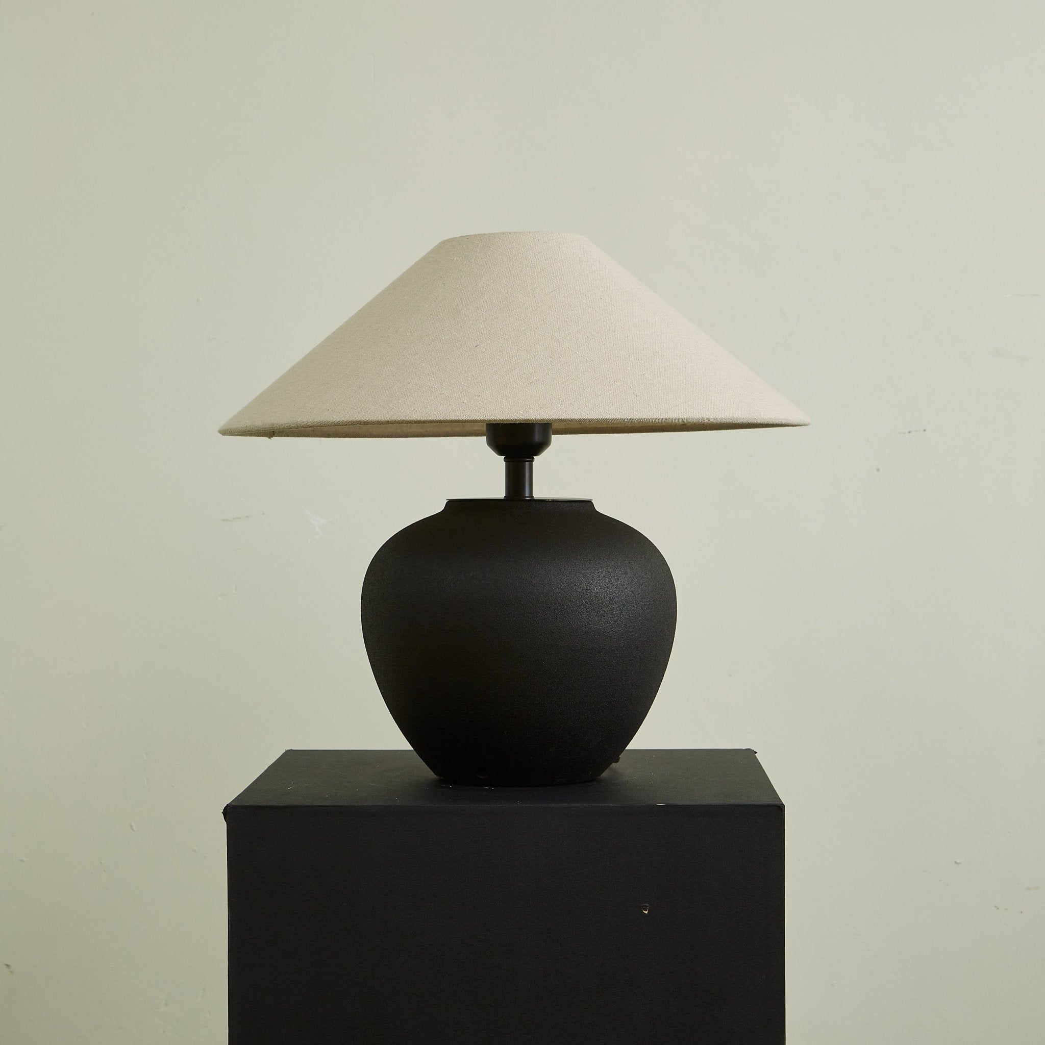 Noirveil Table Lamp - Blowlighting