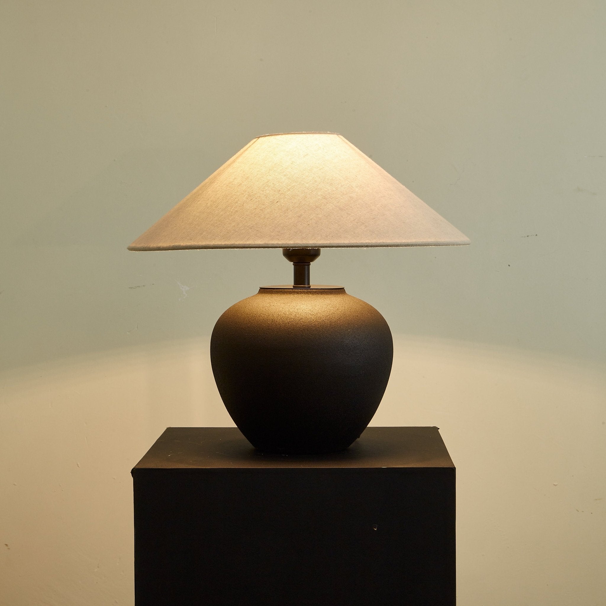 Noirveil Table Lamp - Blowlighting