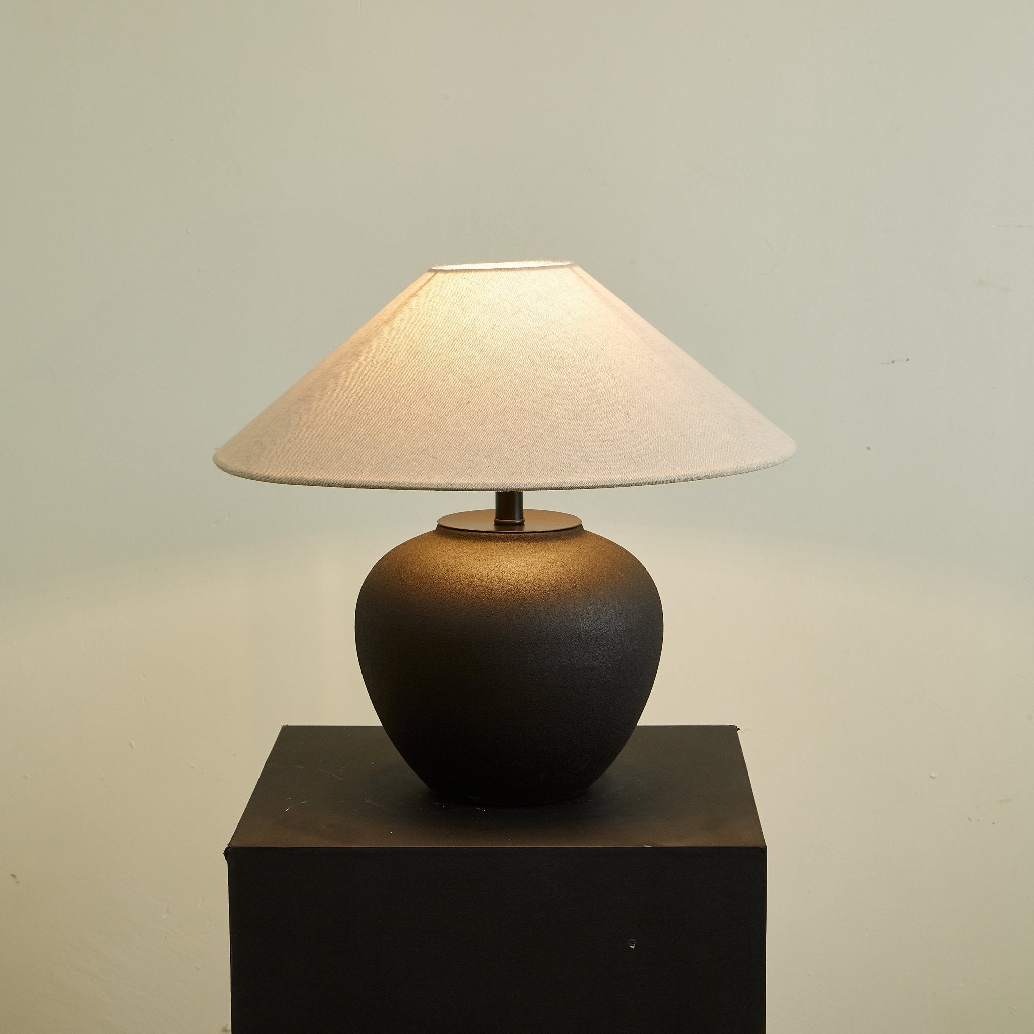 Noirveil Table Lamp - Blowlighting