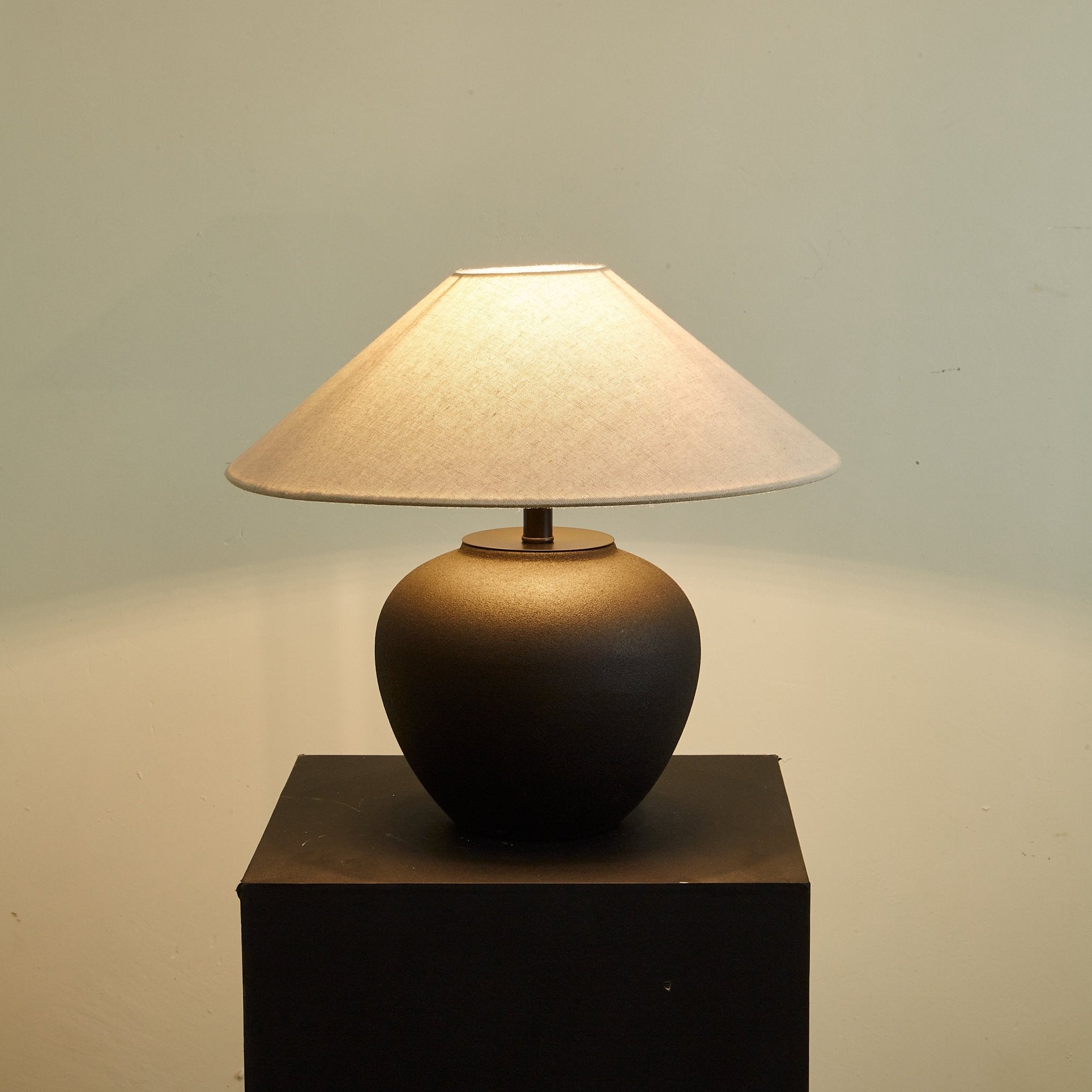 Noirveil Table Lamp - Blowlighting