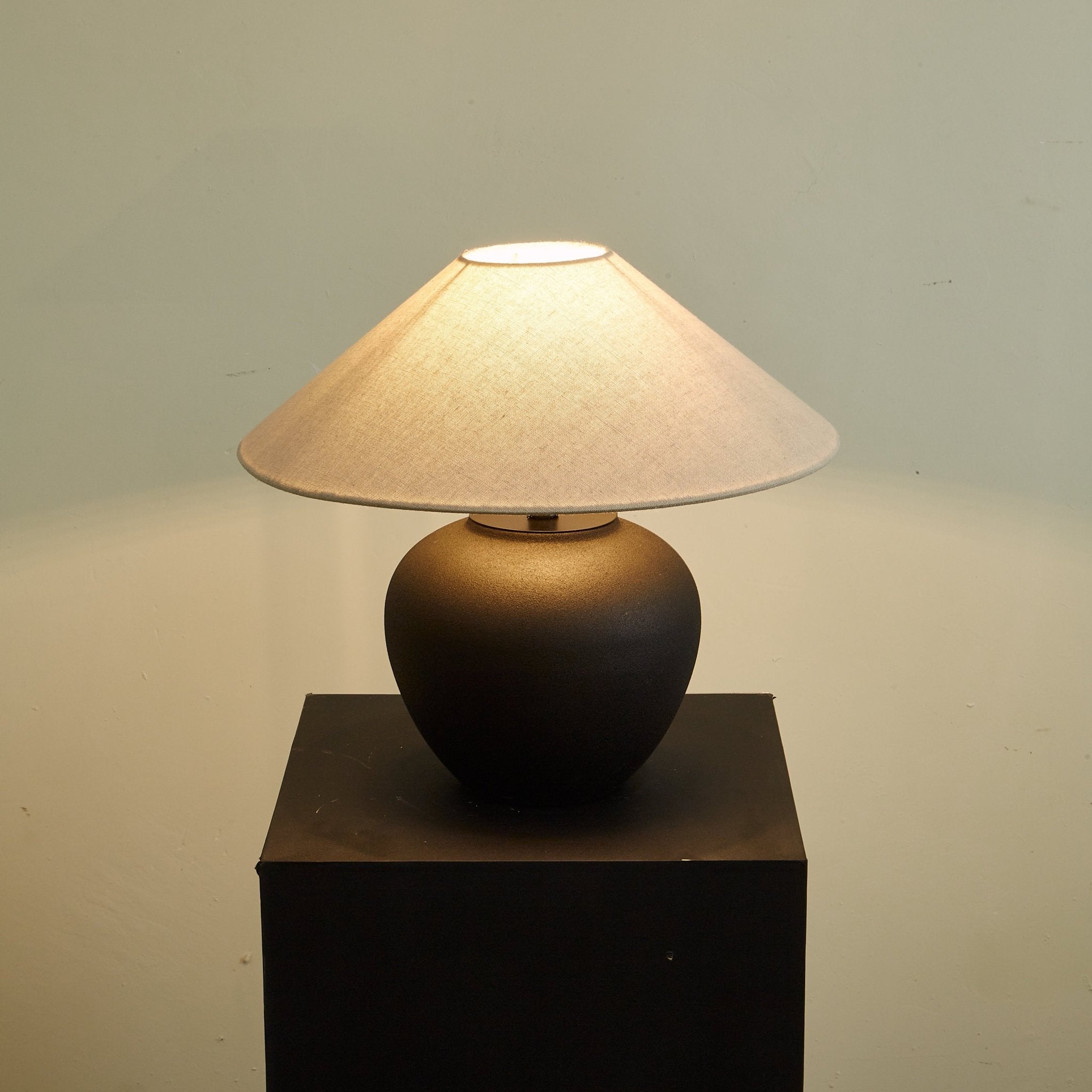 Noirveil Table Lamp - Blowlighting