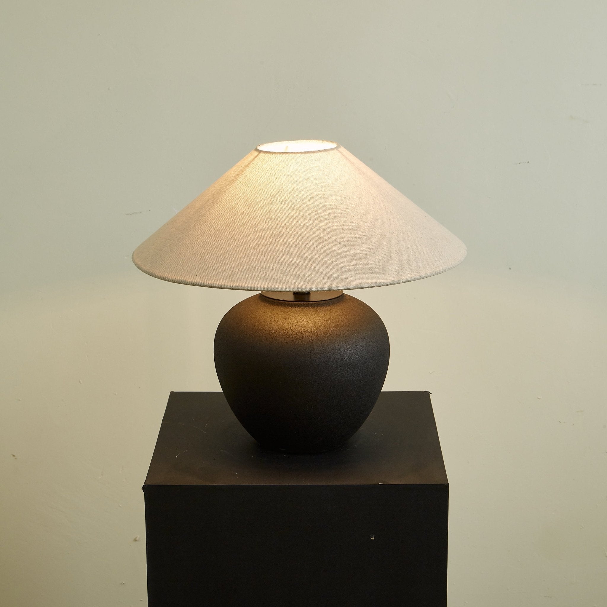 Noirveil Table Lamp - Blowlighting