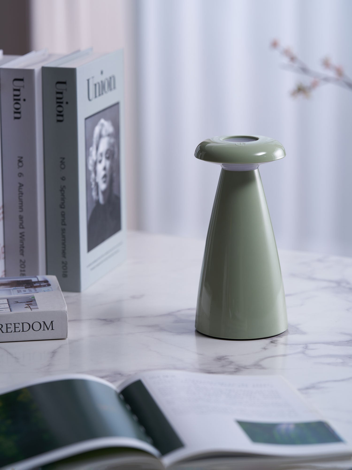 Noko Mushroom Rechargeable Table Lamp - Blowlighting