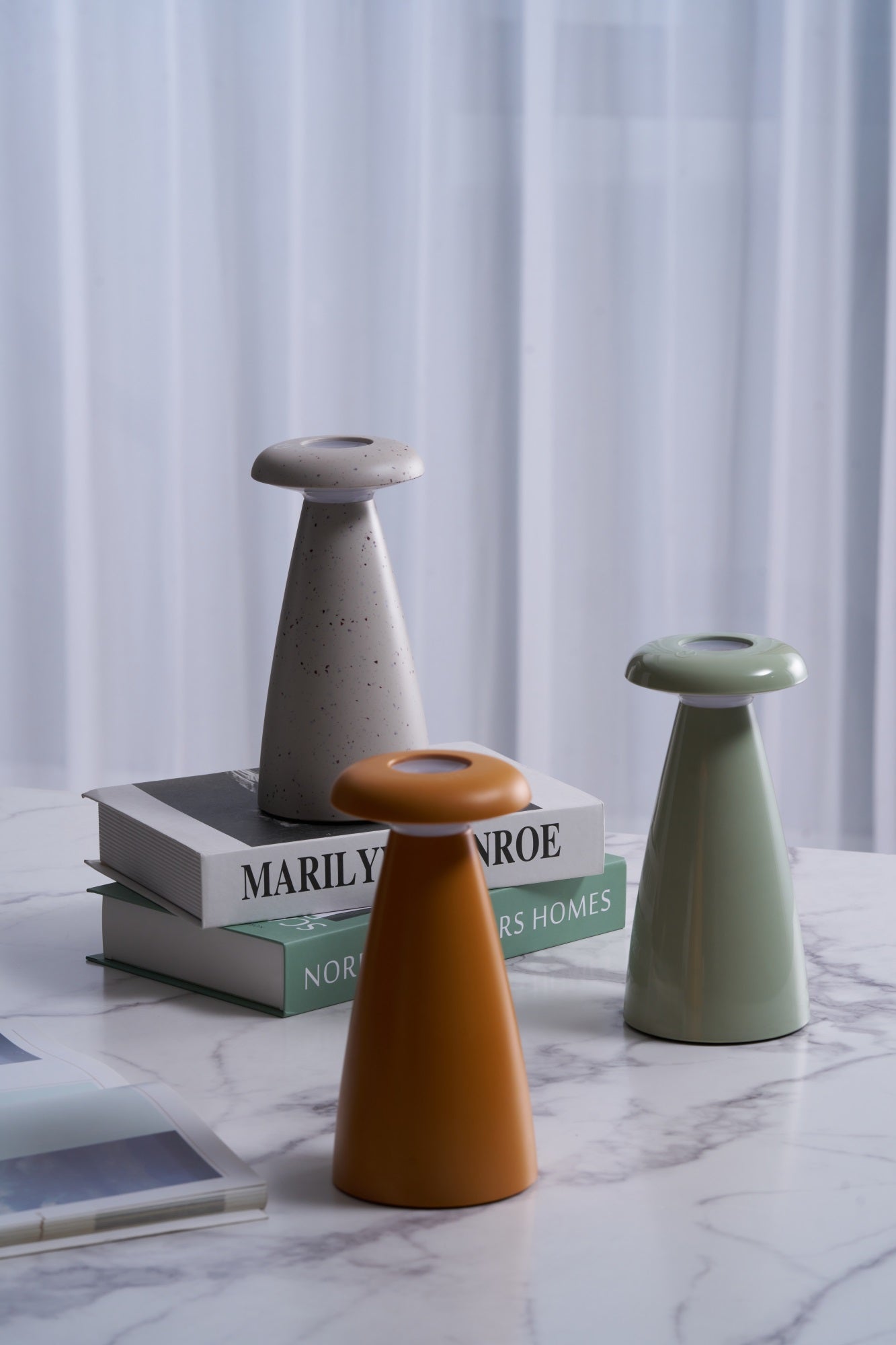 Noko Mushroom Rechargeable Table Lamp - Blowlighting