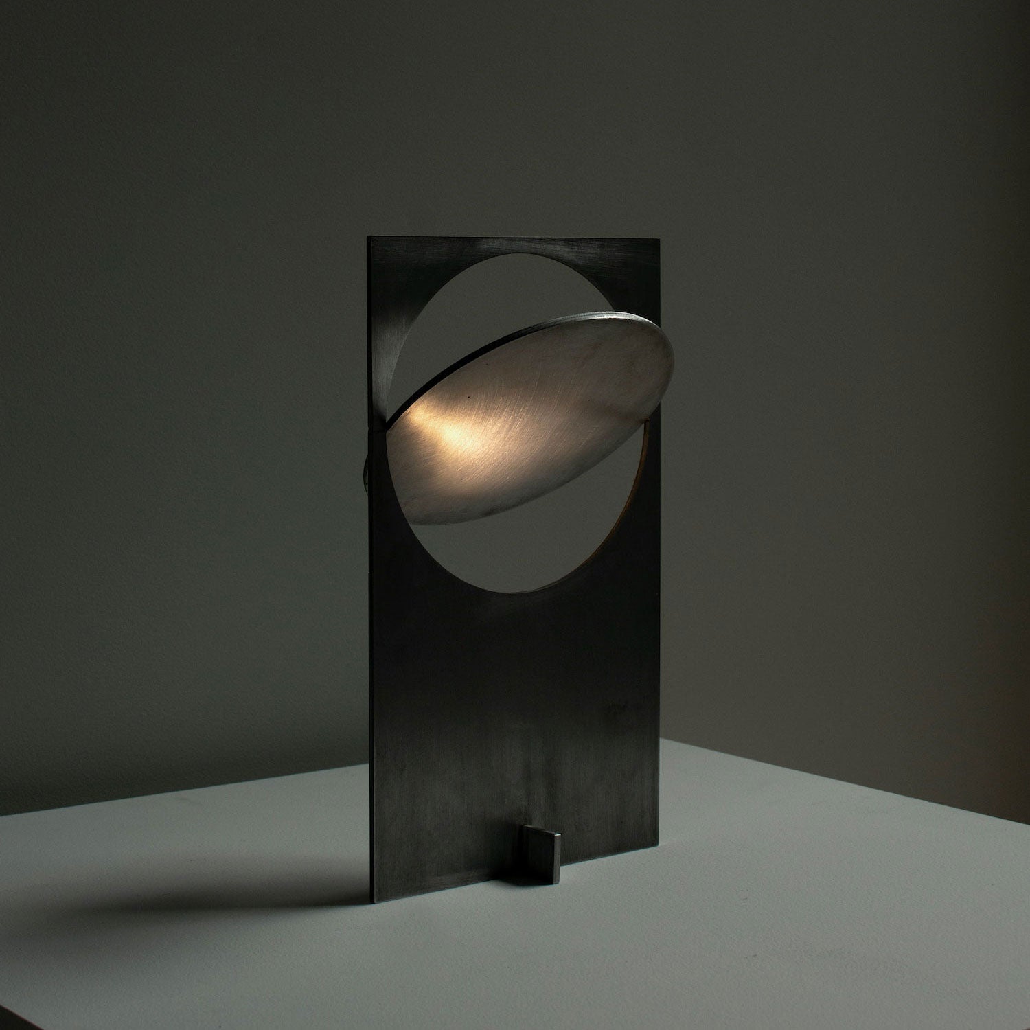 OBJ-01 Table Lamp - Blowlighting