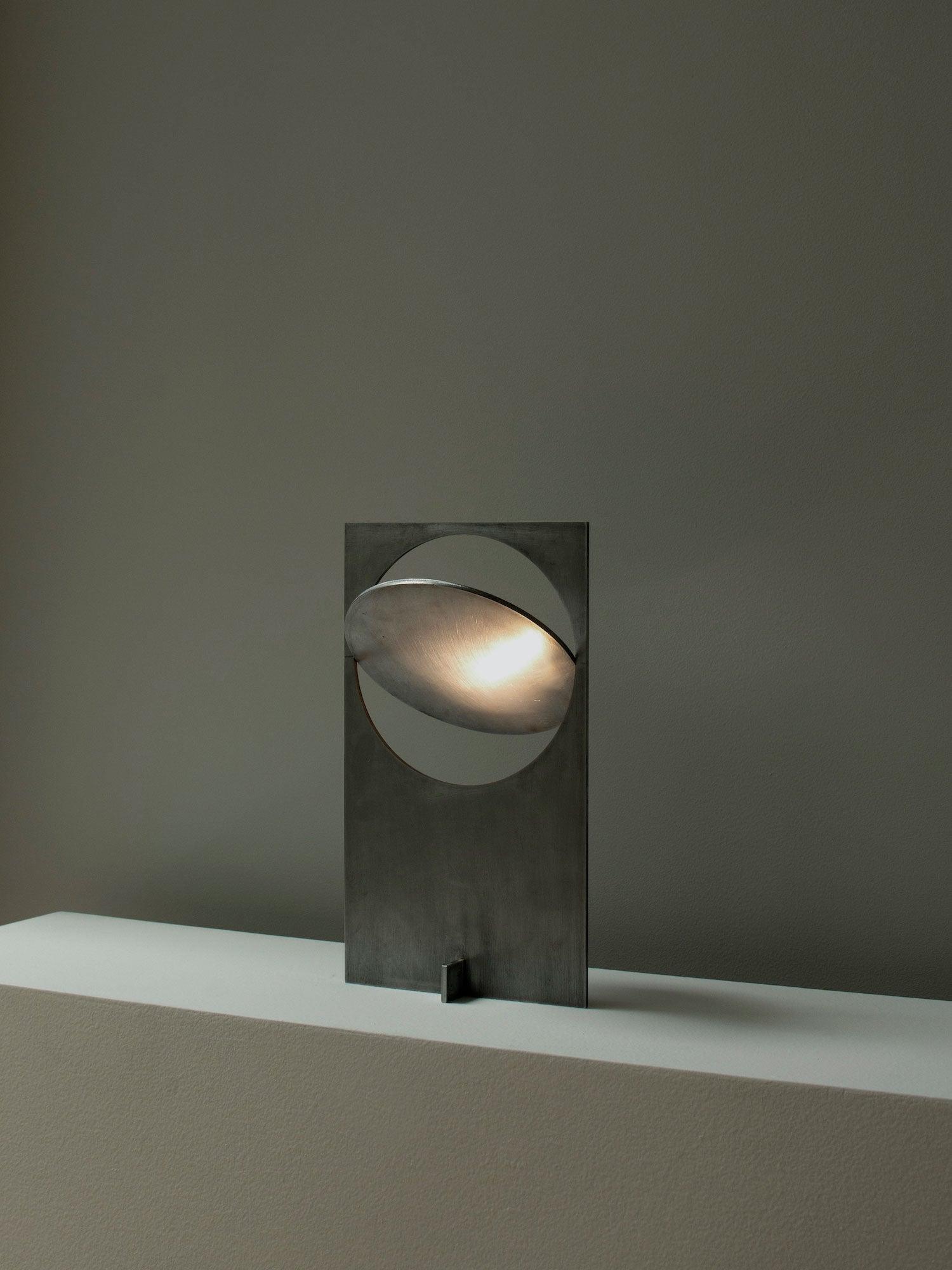 OBJ-01 Table Lamp - Blowlighting