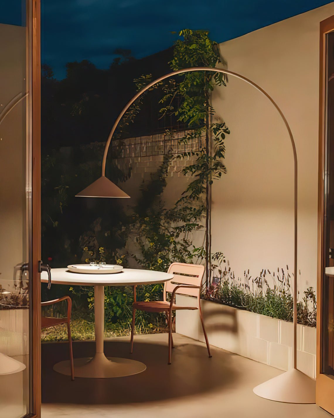 Civara Minimalist Metal Floor Lamp - Blowlighting