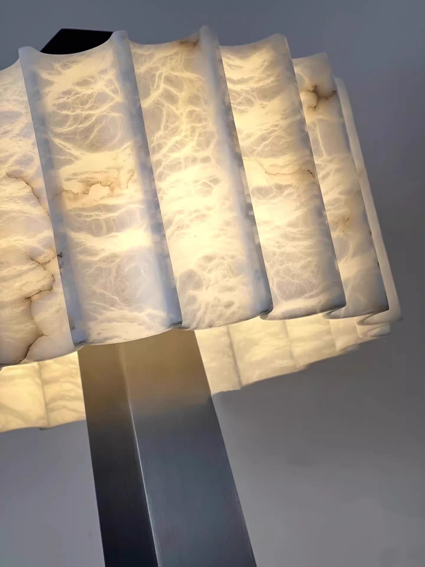 Obelisk Alabaster Floor Lamp - Vakkerlight