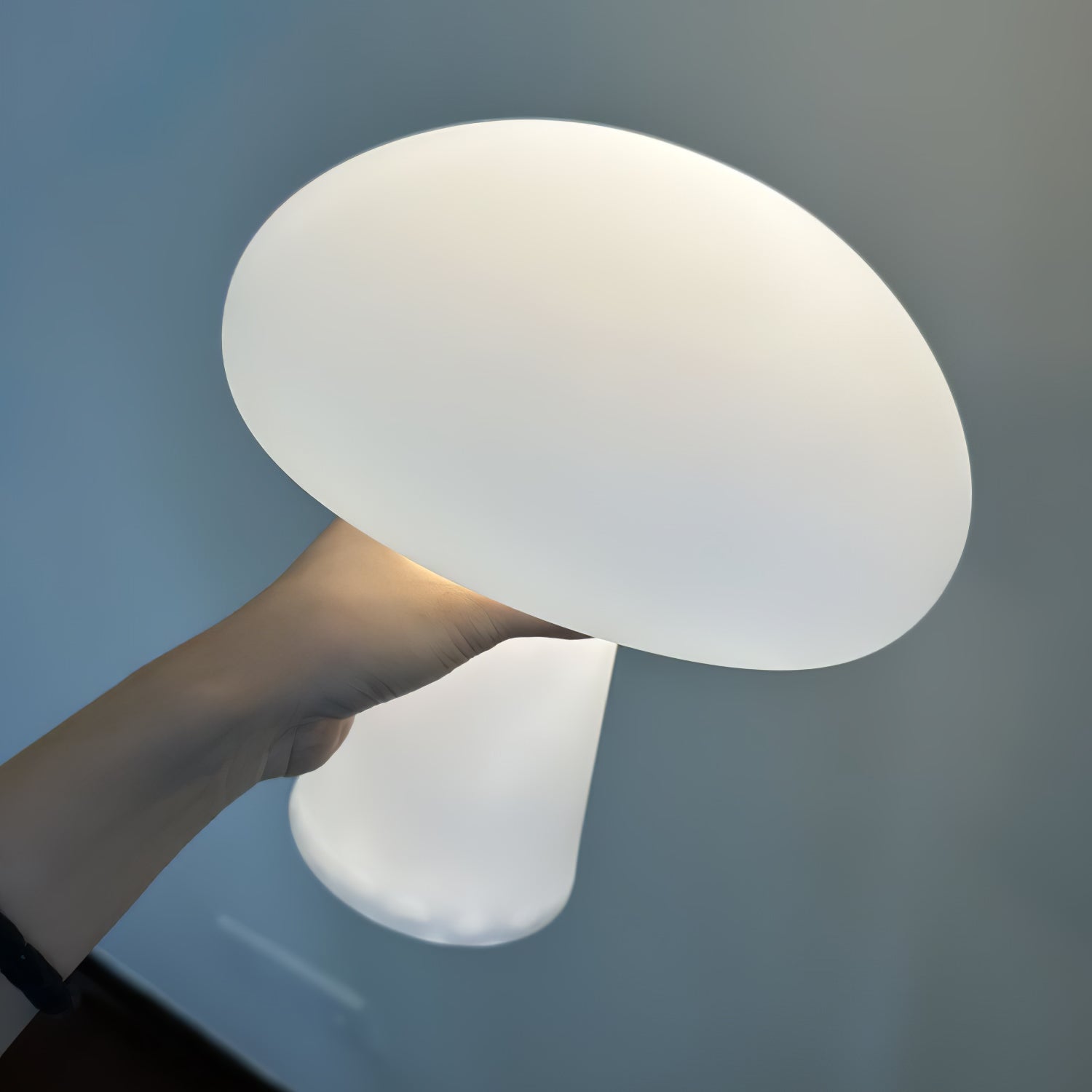 Obello Portable Rechargeable Table Light - Blowlighting