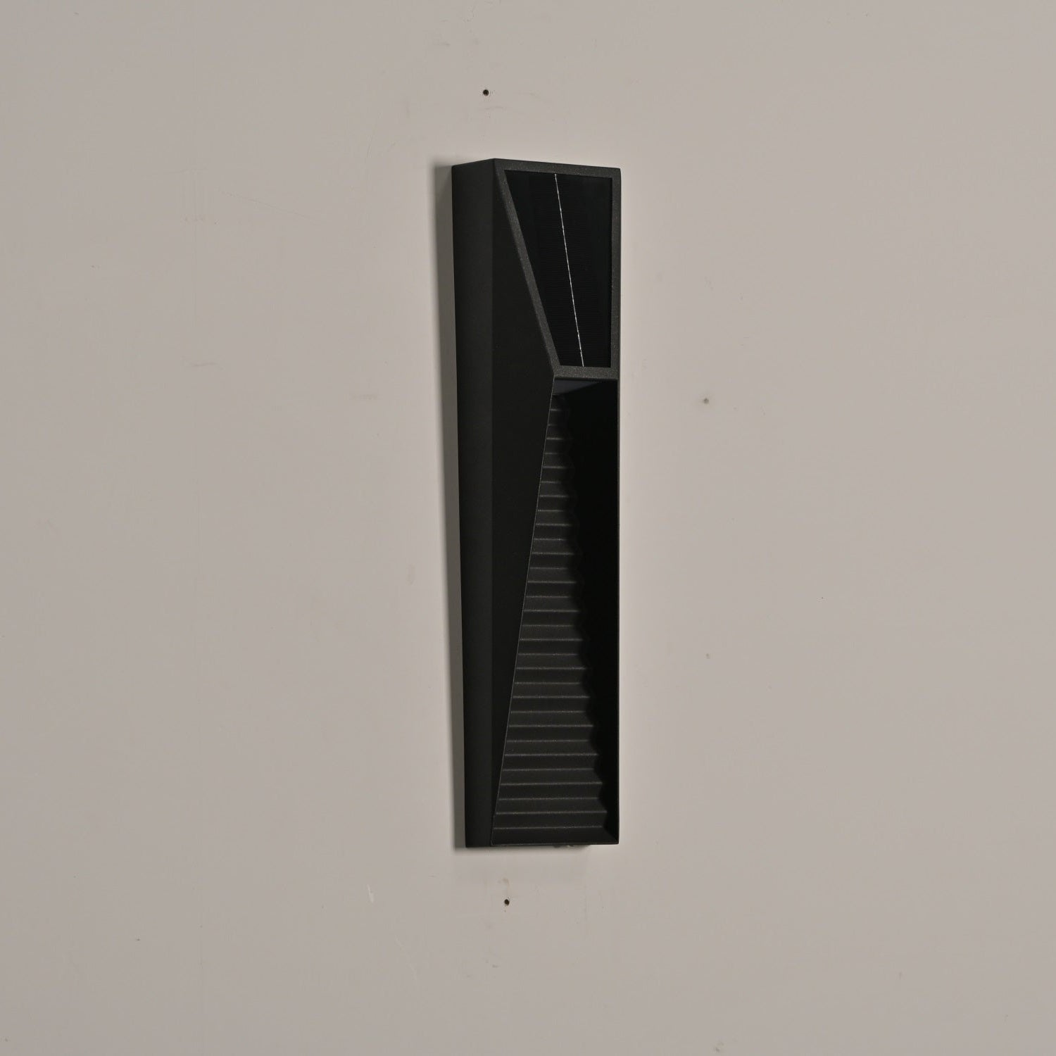 Obsidian Path Solar Outdoor Wall Light - Blowlighting