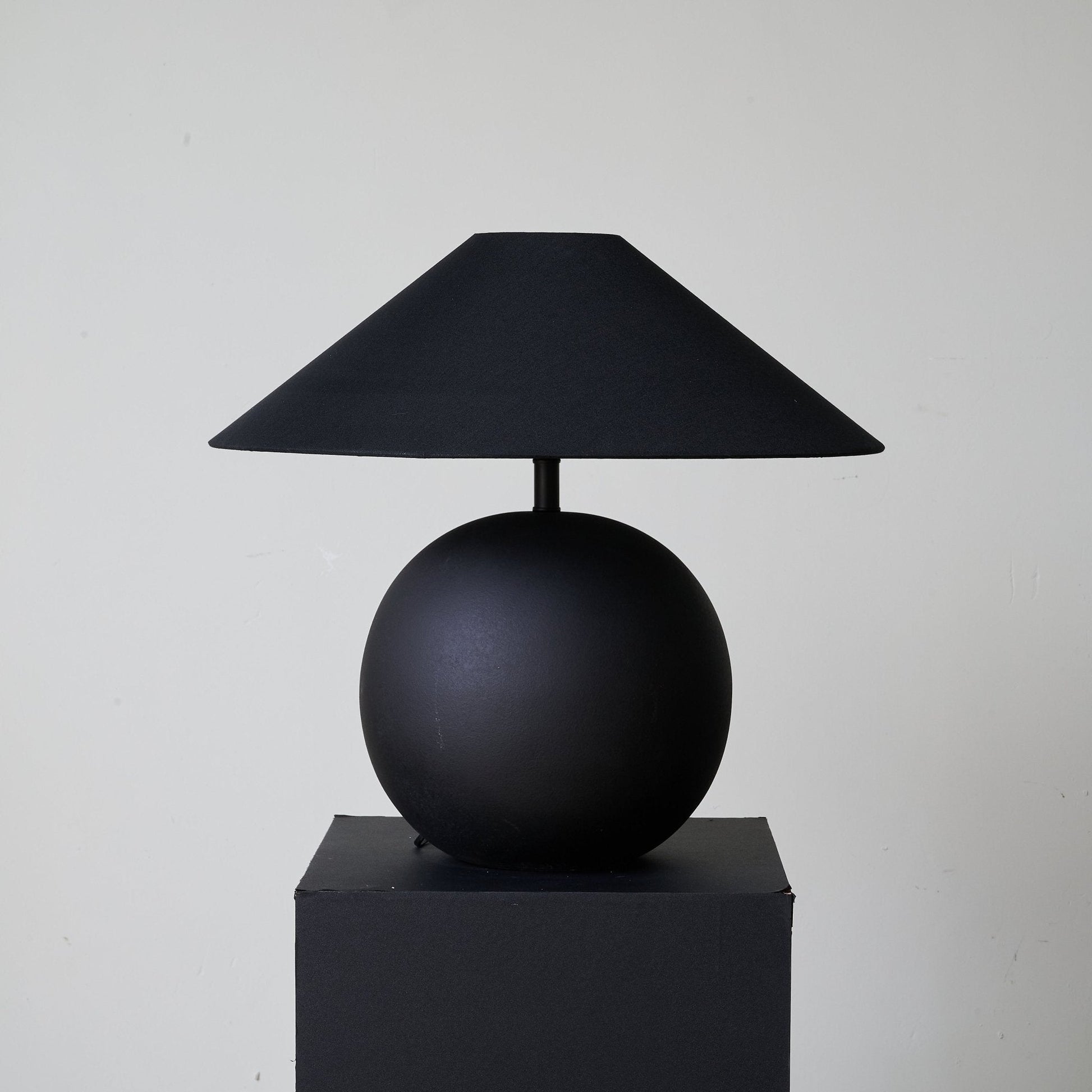 Obsidian Sphere Table Lamp - Blowlighting