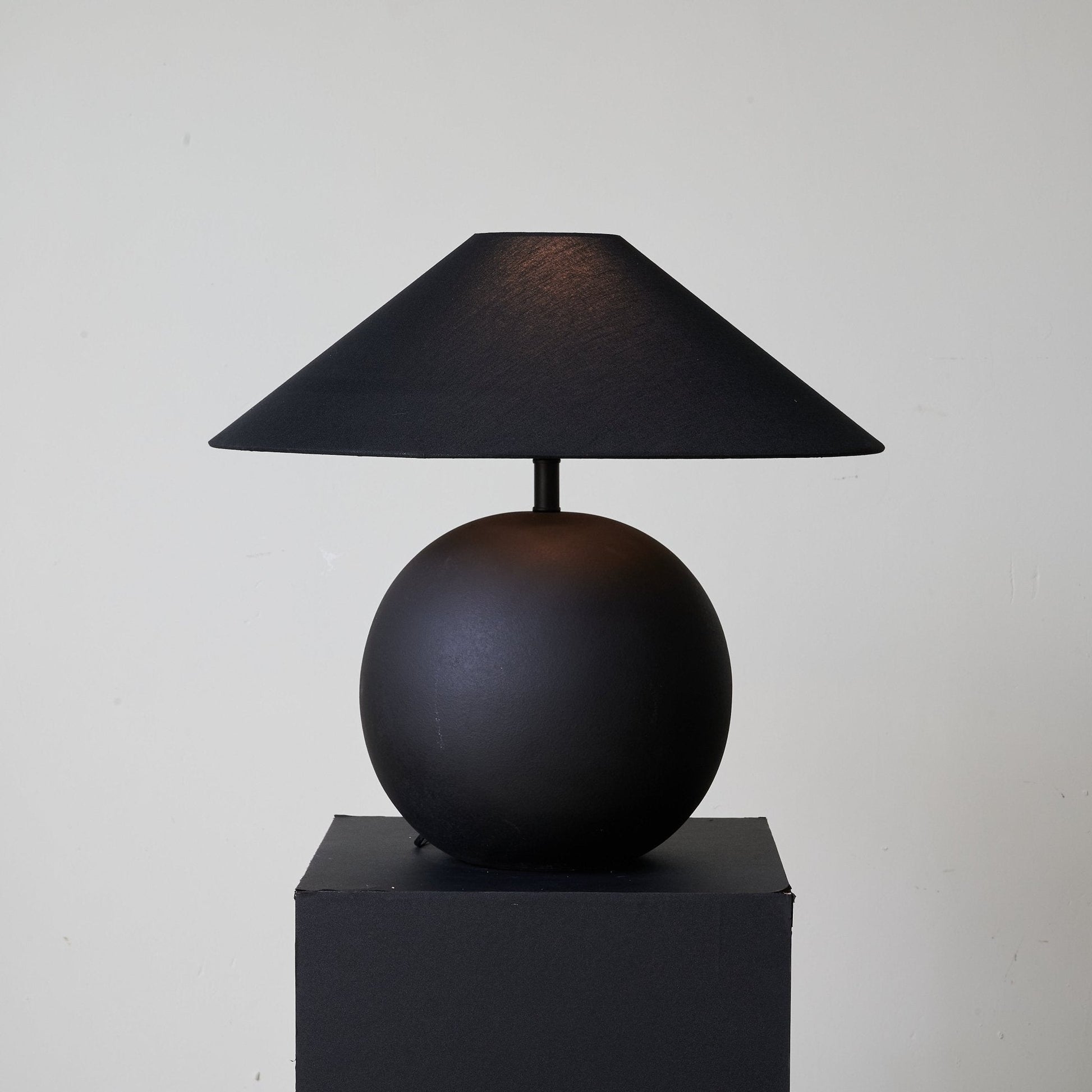 Obsidian Sphere Table Lamp - Blowlighting
