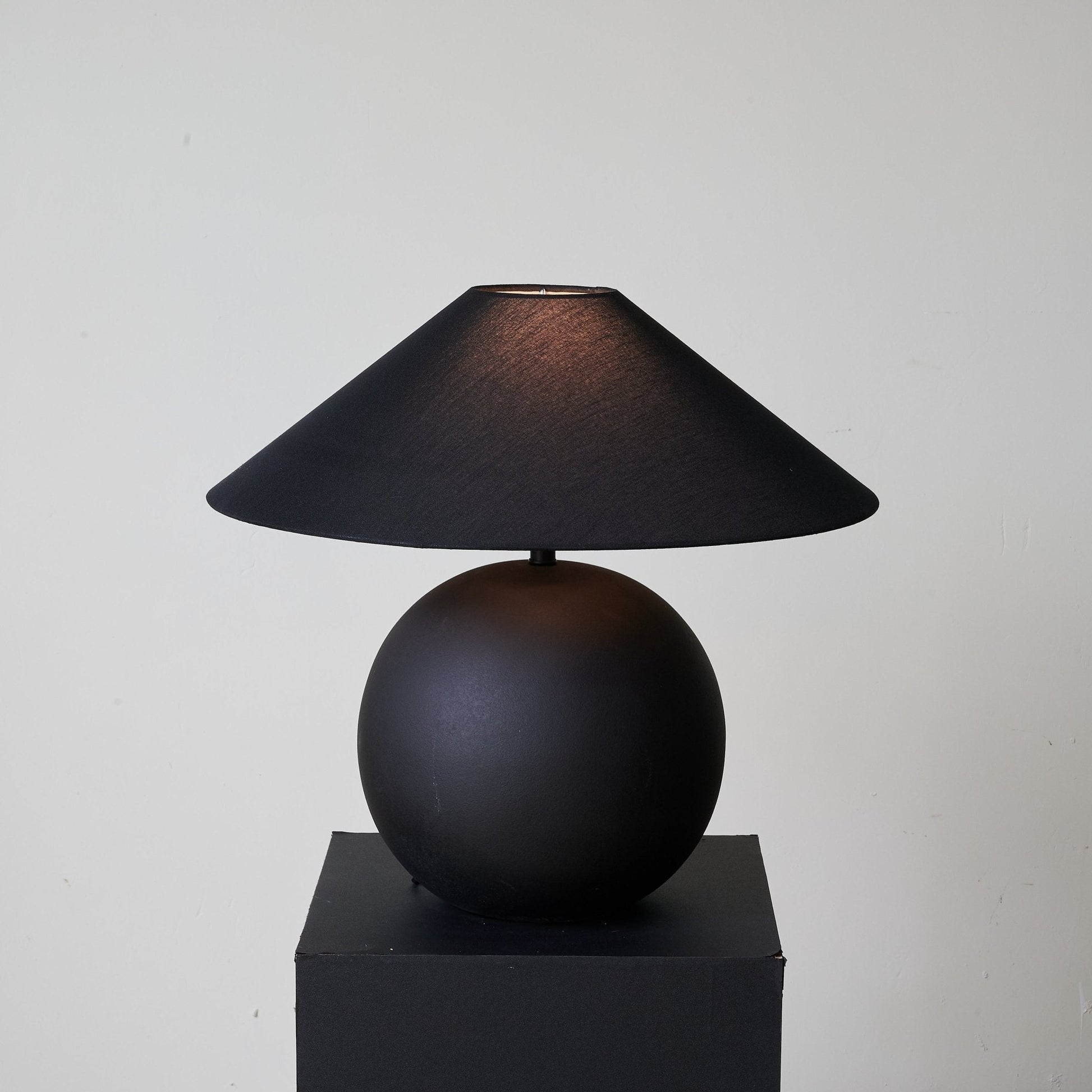 Obsidian Sphere Table Lamp - Blowlighting