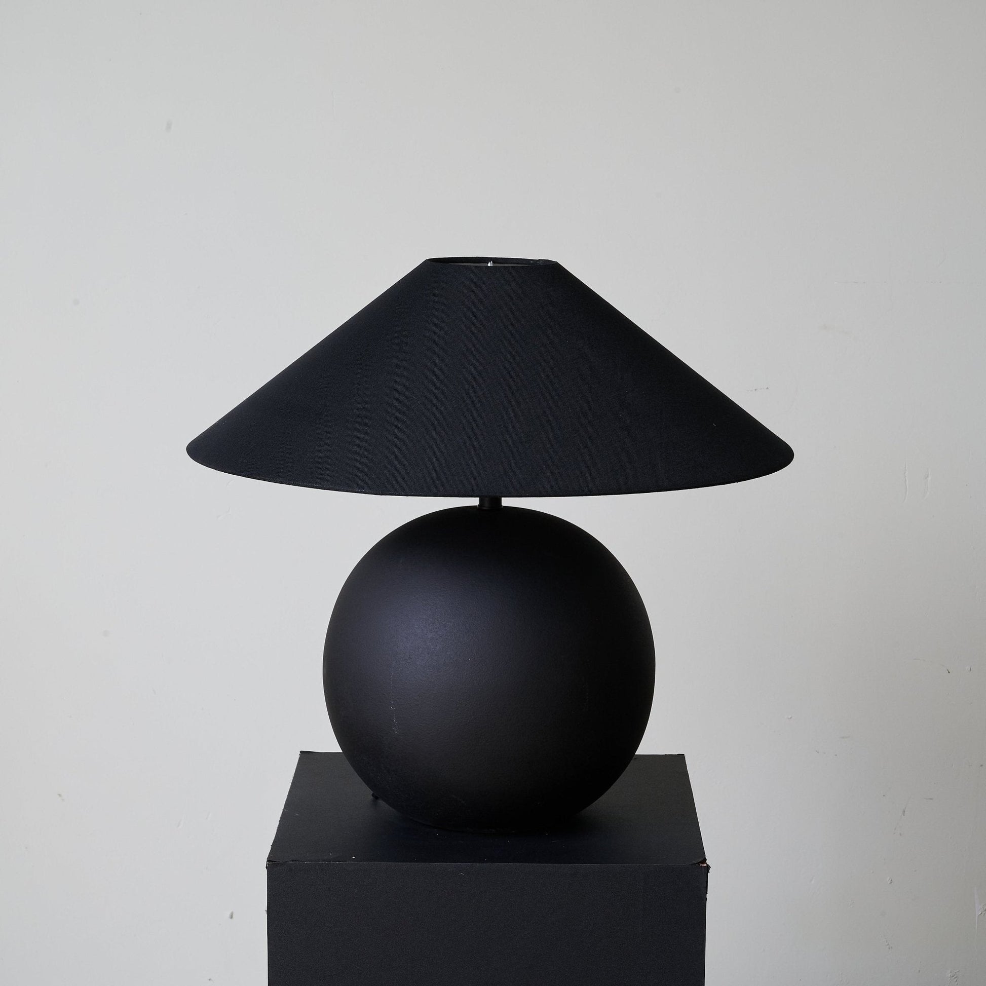 Obsidian Sphere Table Lamp - Blowlighting