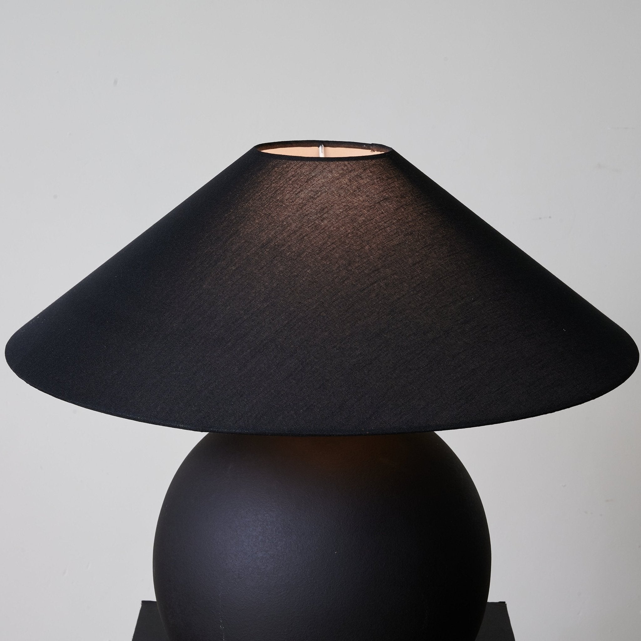 Obsidian Sphere Table Lamp - Blowlighting