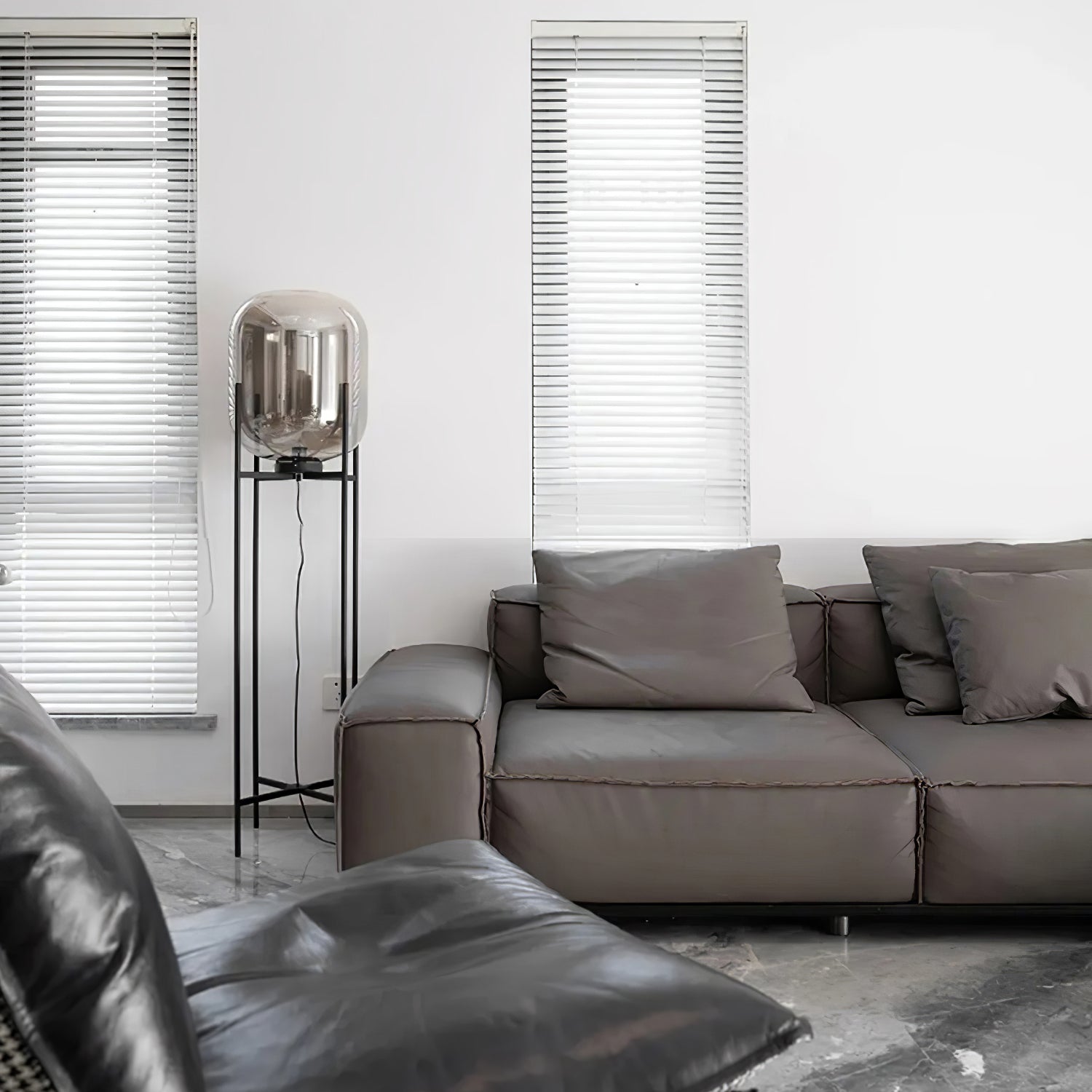 Oda Floor lamp - Blowlighting