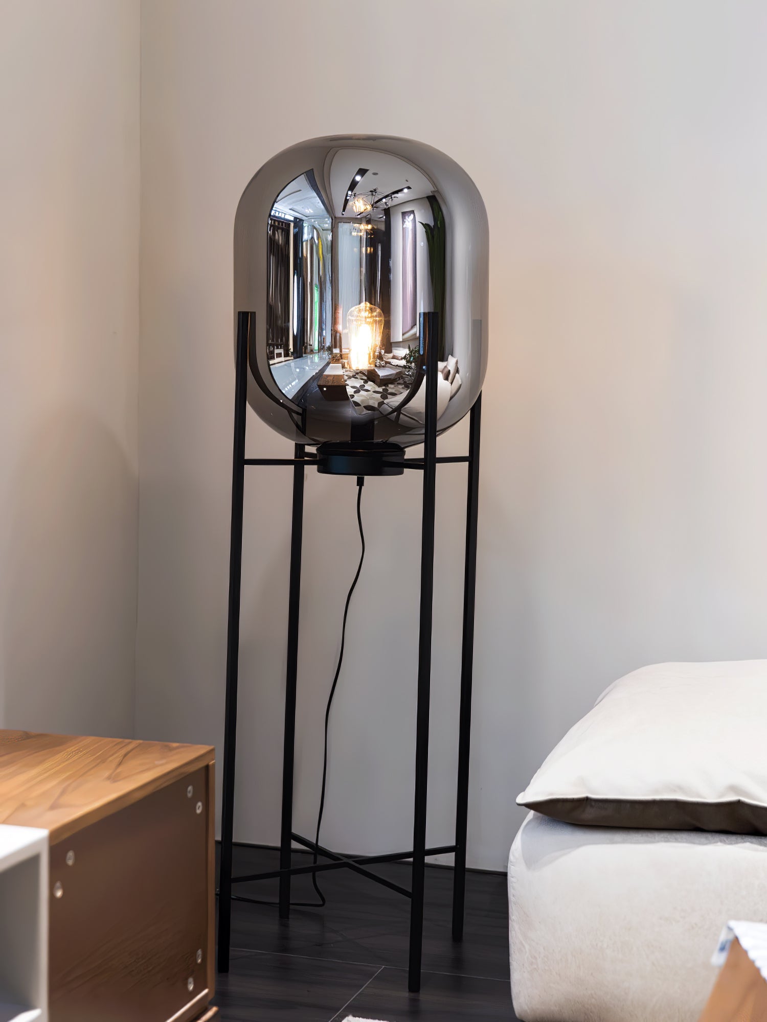 Oda Floor lamp - Blowlighting