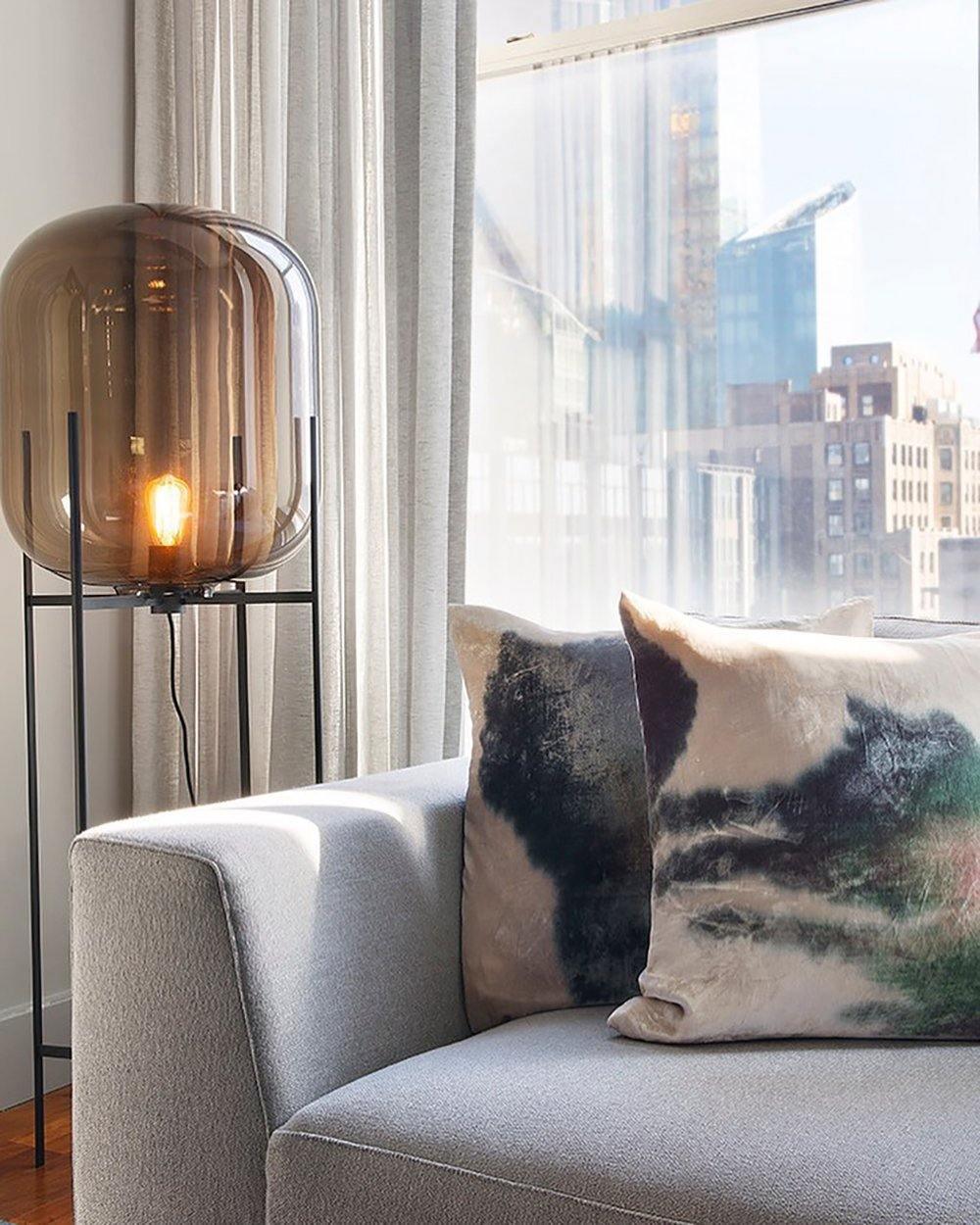 Oda Floor lamp - Blowlighting