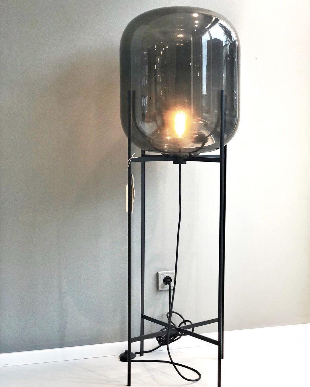 Oda Floor lamp - Blowlighting