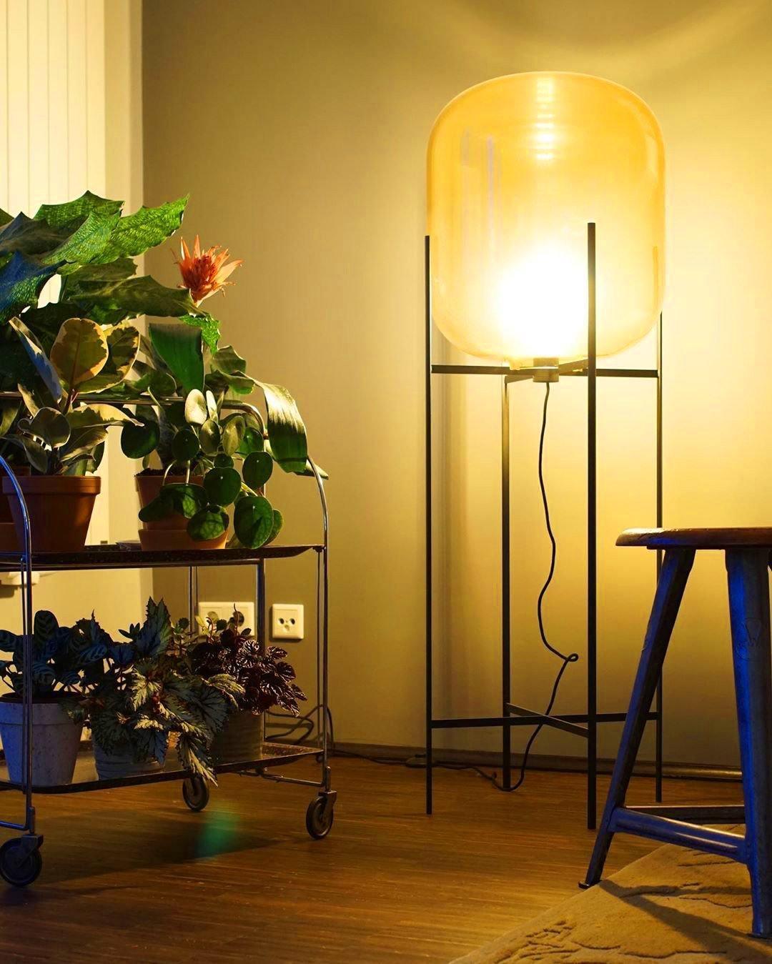 Oda Floor lamp - Blowlighting
