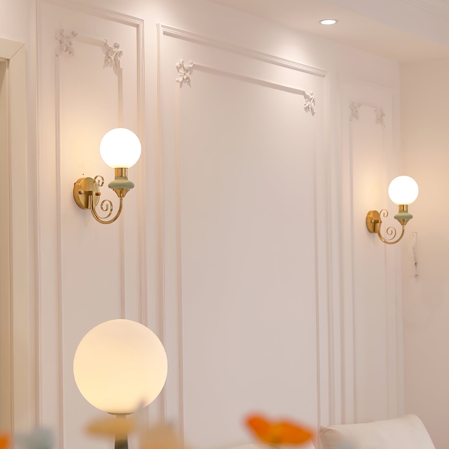 Onyx Plug-in Wall Lamp - Blowlighting