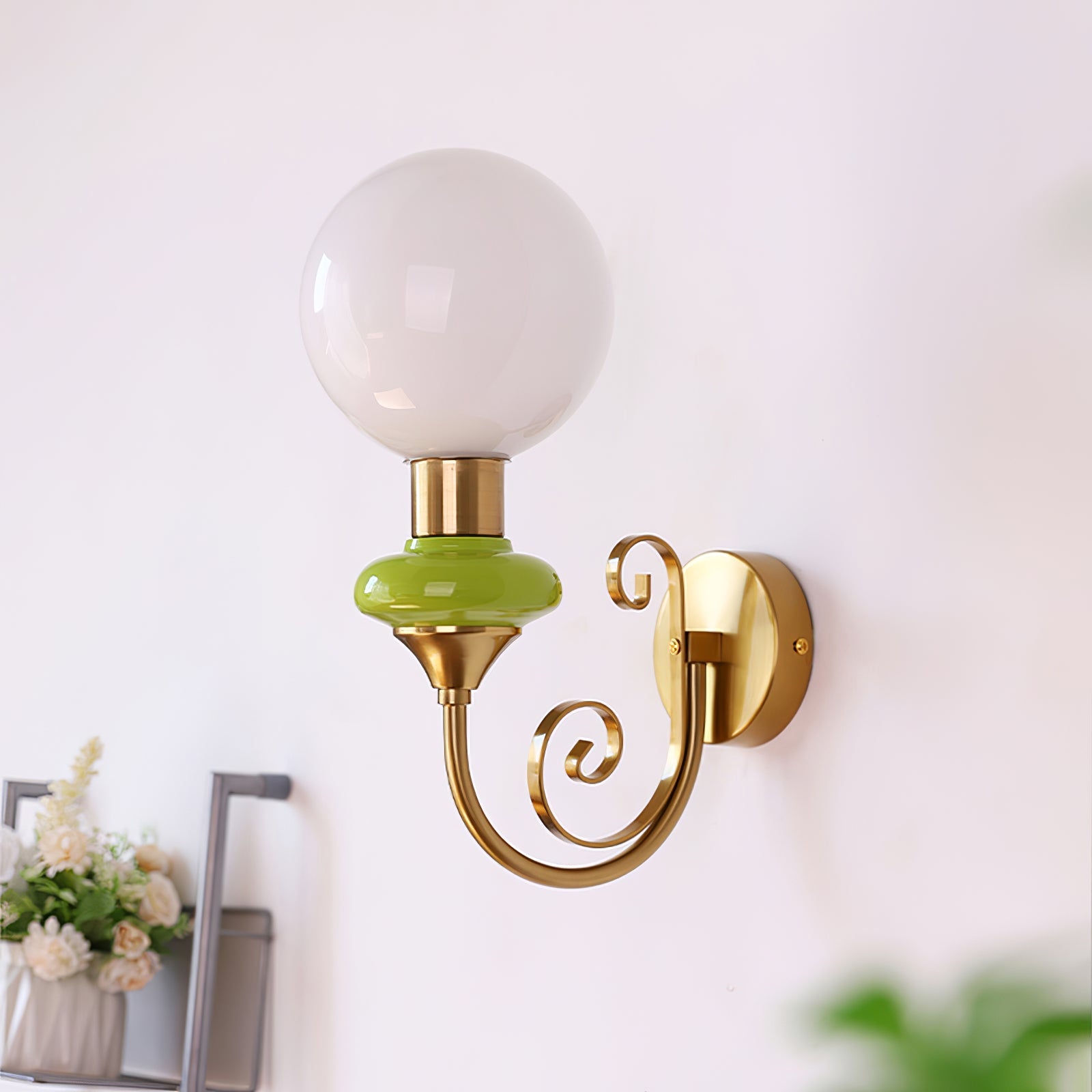 Onyx Plug-in Wall Lamp - Blowlighting