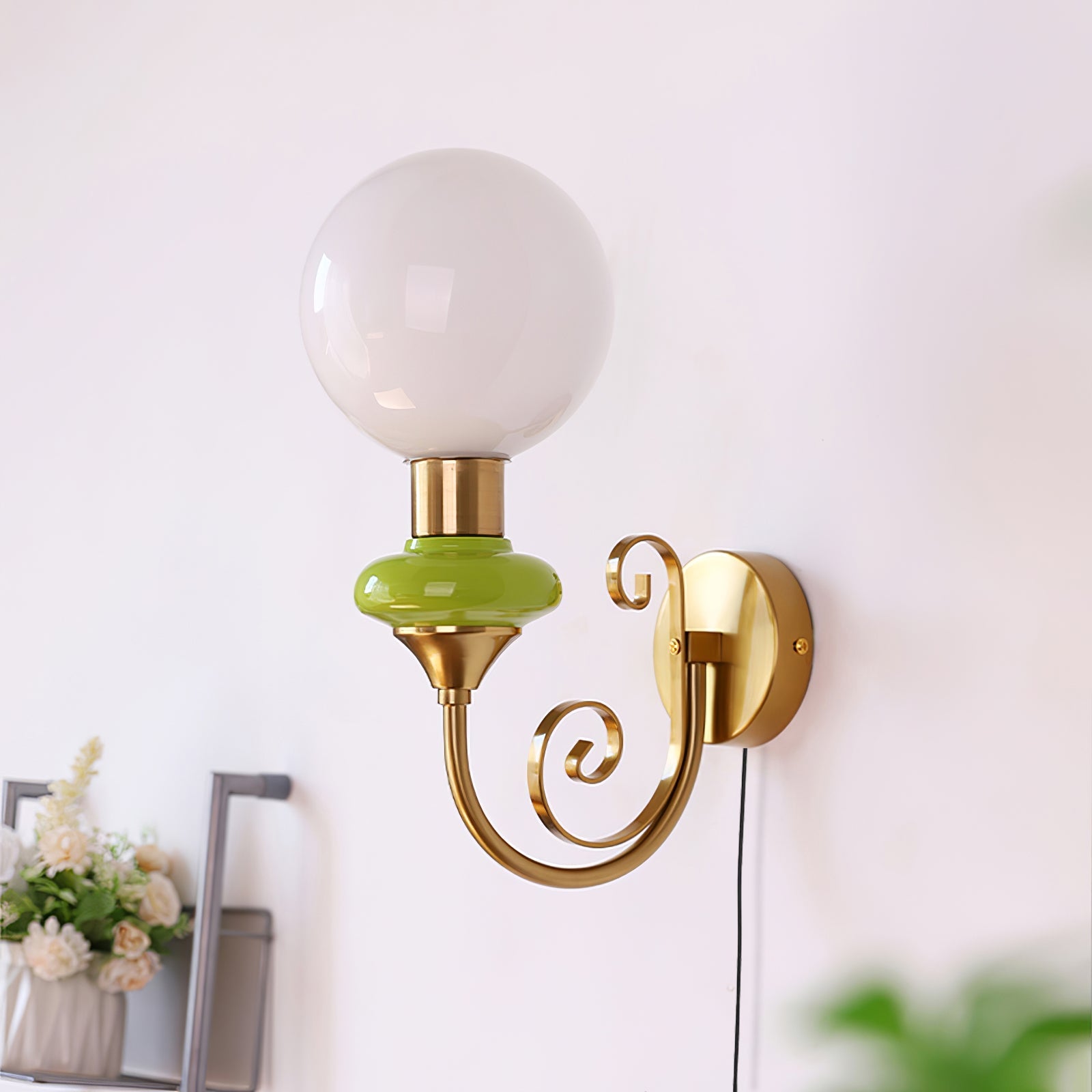 Onyx Plug-in Wall Lamp - Blowlighting