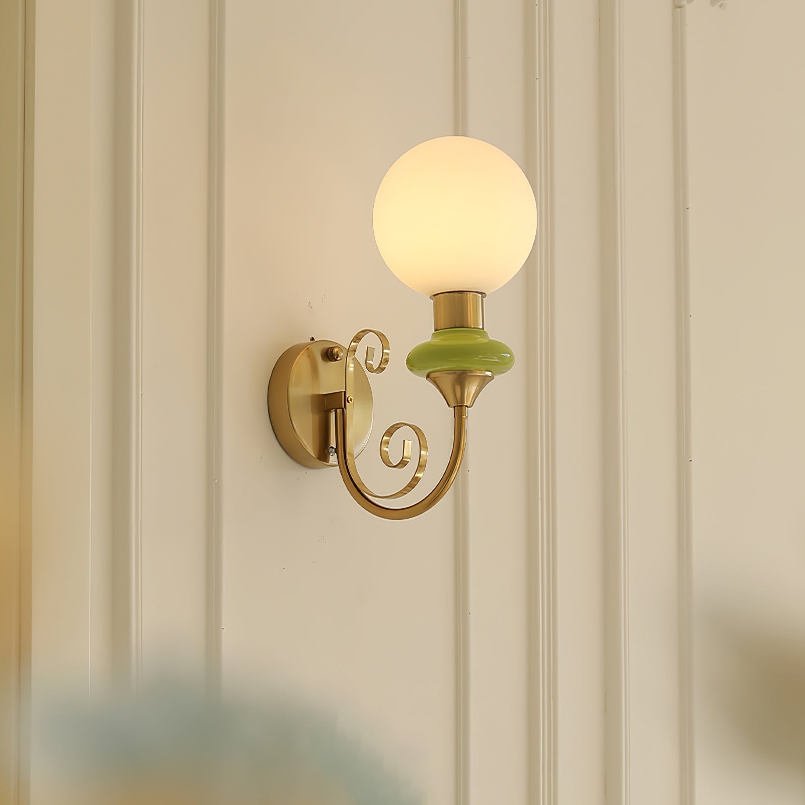Onyx Plug-in Wall Lamp - Blowlighting