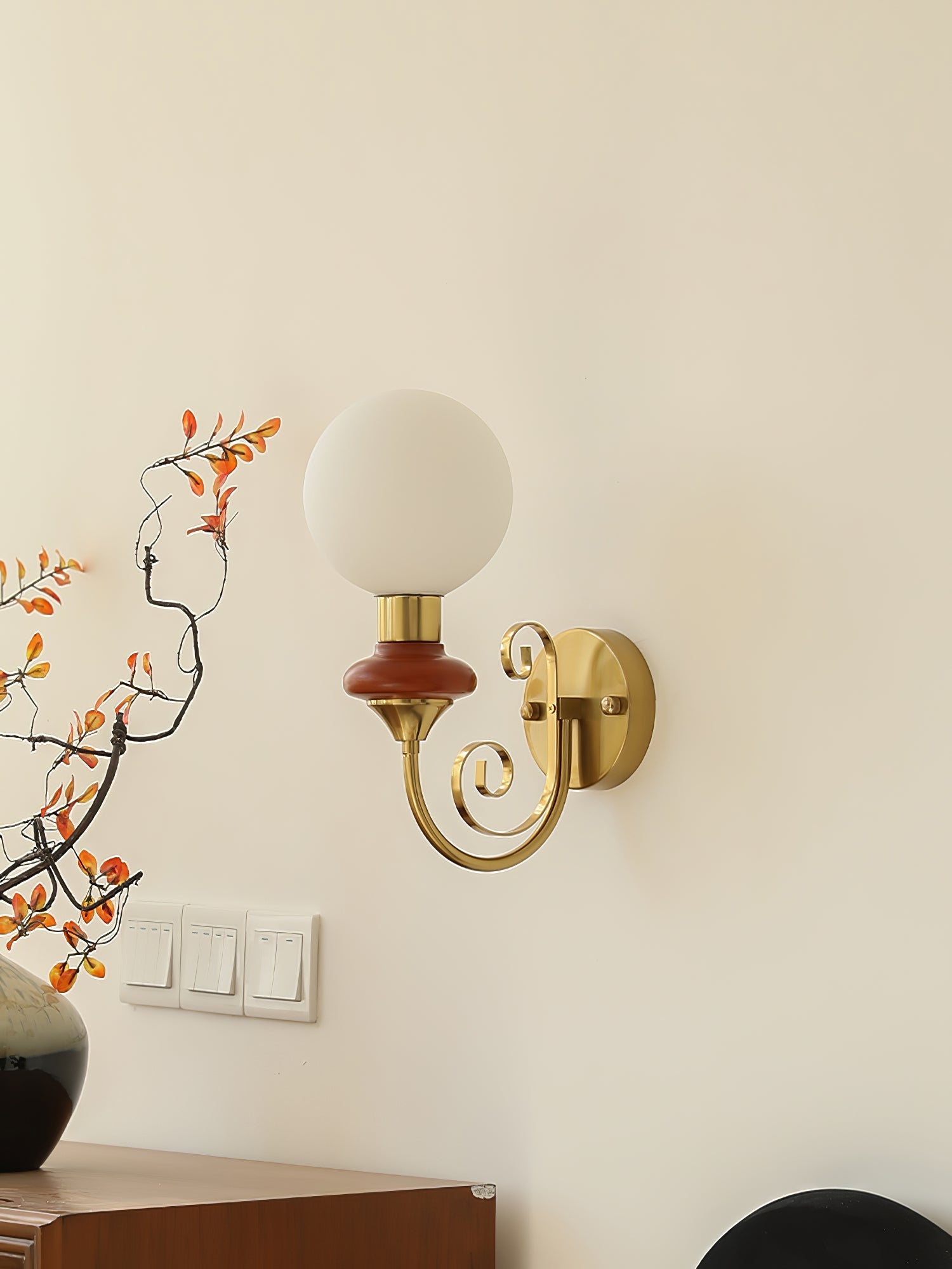 Onyx Plug-in Wall Lamp - Blowlighting
