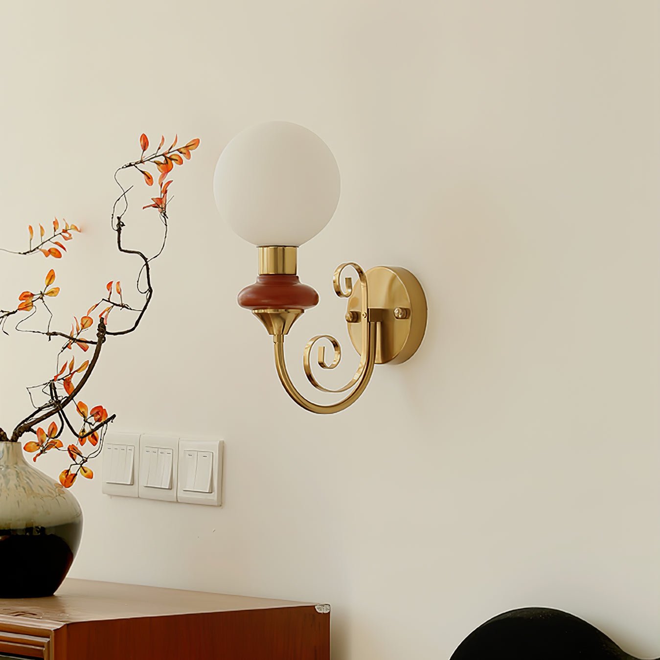 Onyx Plug-in Wall Lamp - Blowlighting