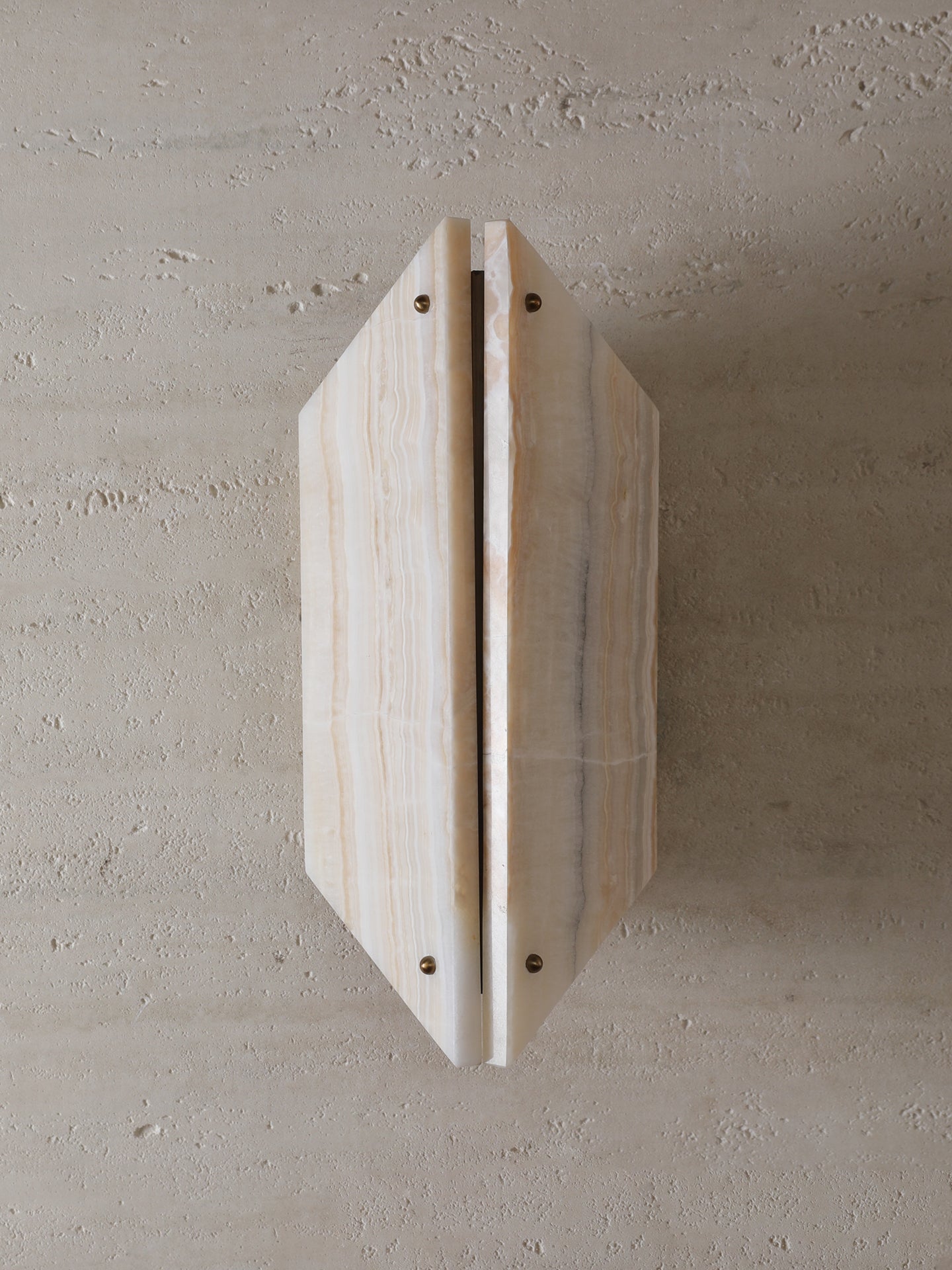 Onyxa Crest Wall Lamp - Vakkerlight