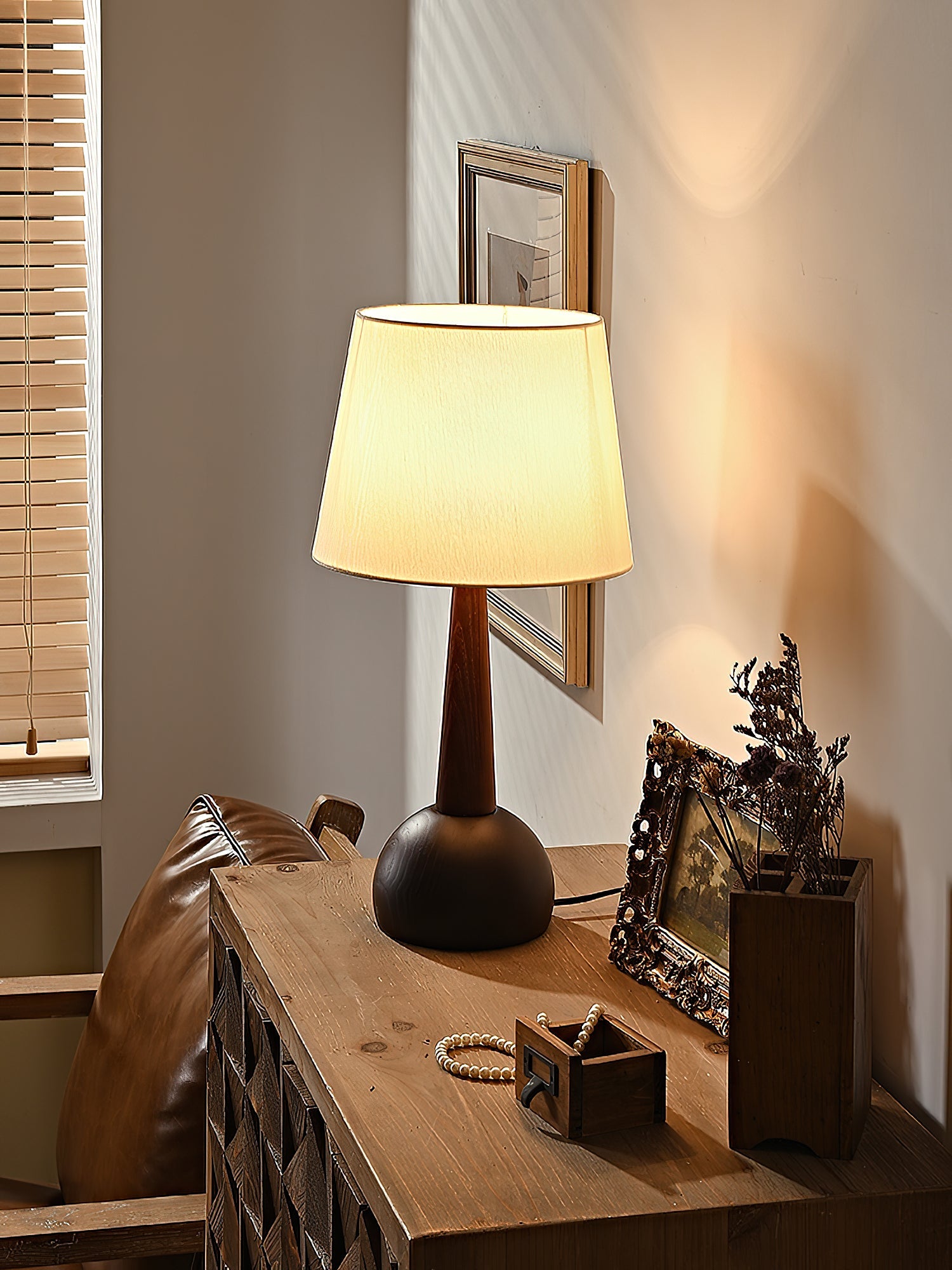 Luna Minimalist Wood Table Lamp - Blowlighting