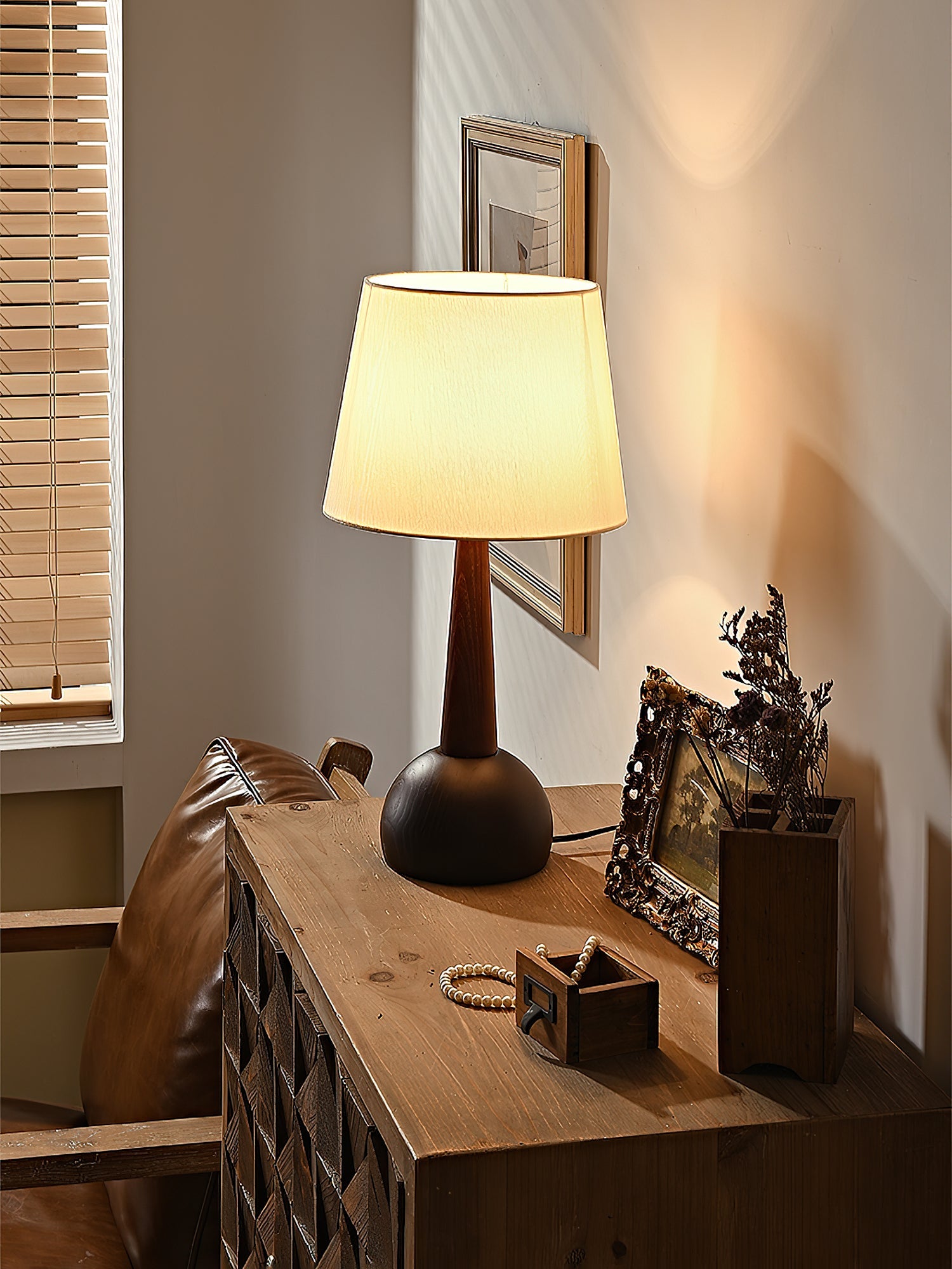 Luna Minimalist Wood Table Lamp - Blowlighting