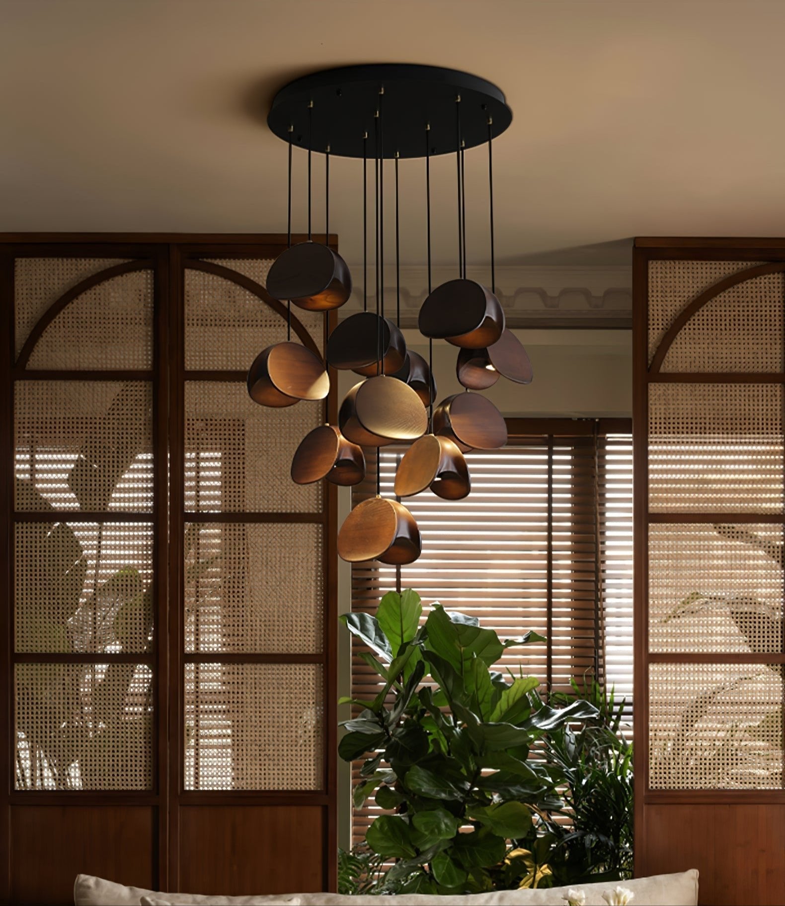 Tavro Minimalist Wood Pendant Light - Blowlighting
