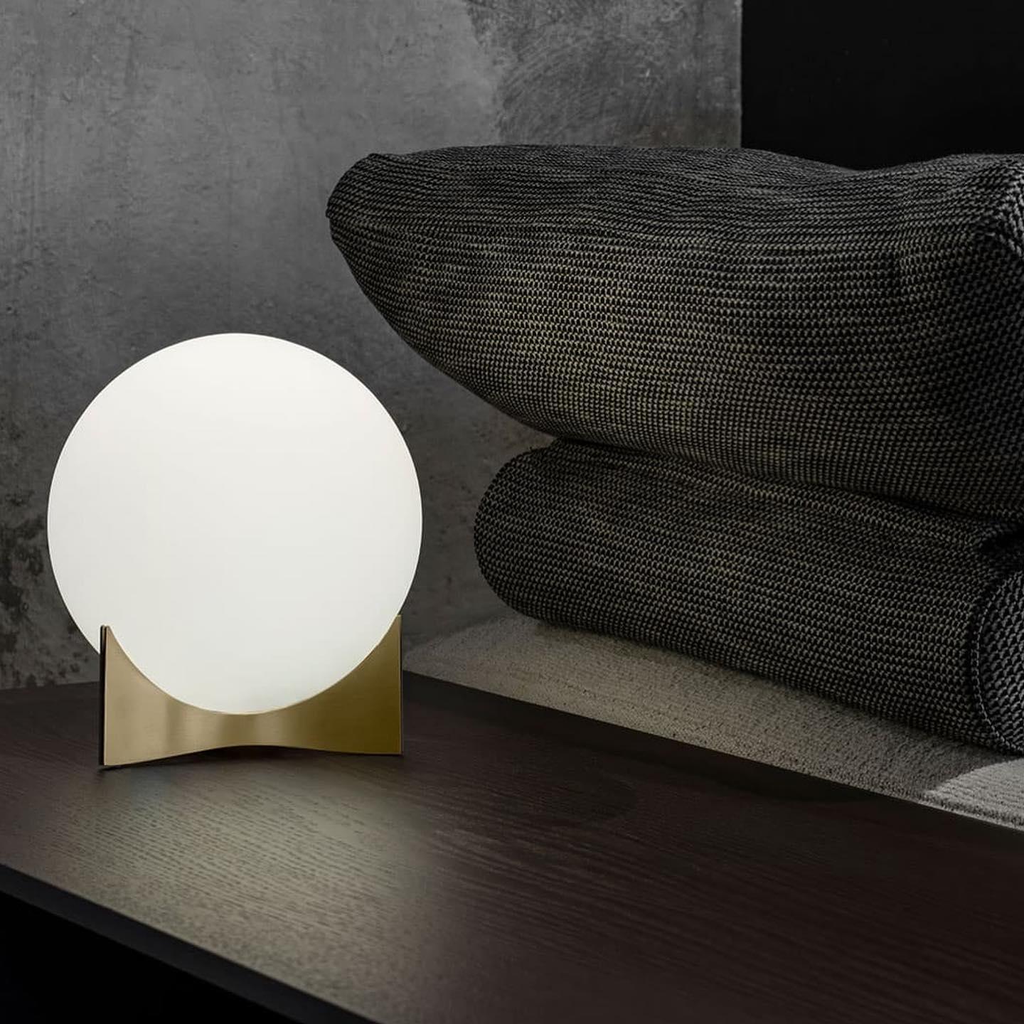 Oscar Table Lamp - Blowlighting