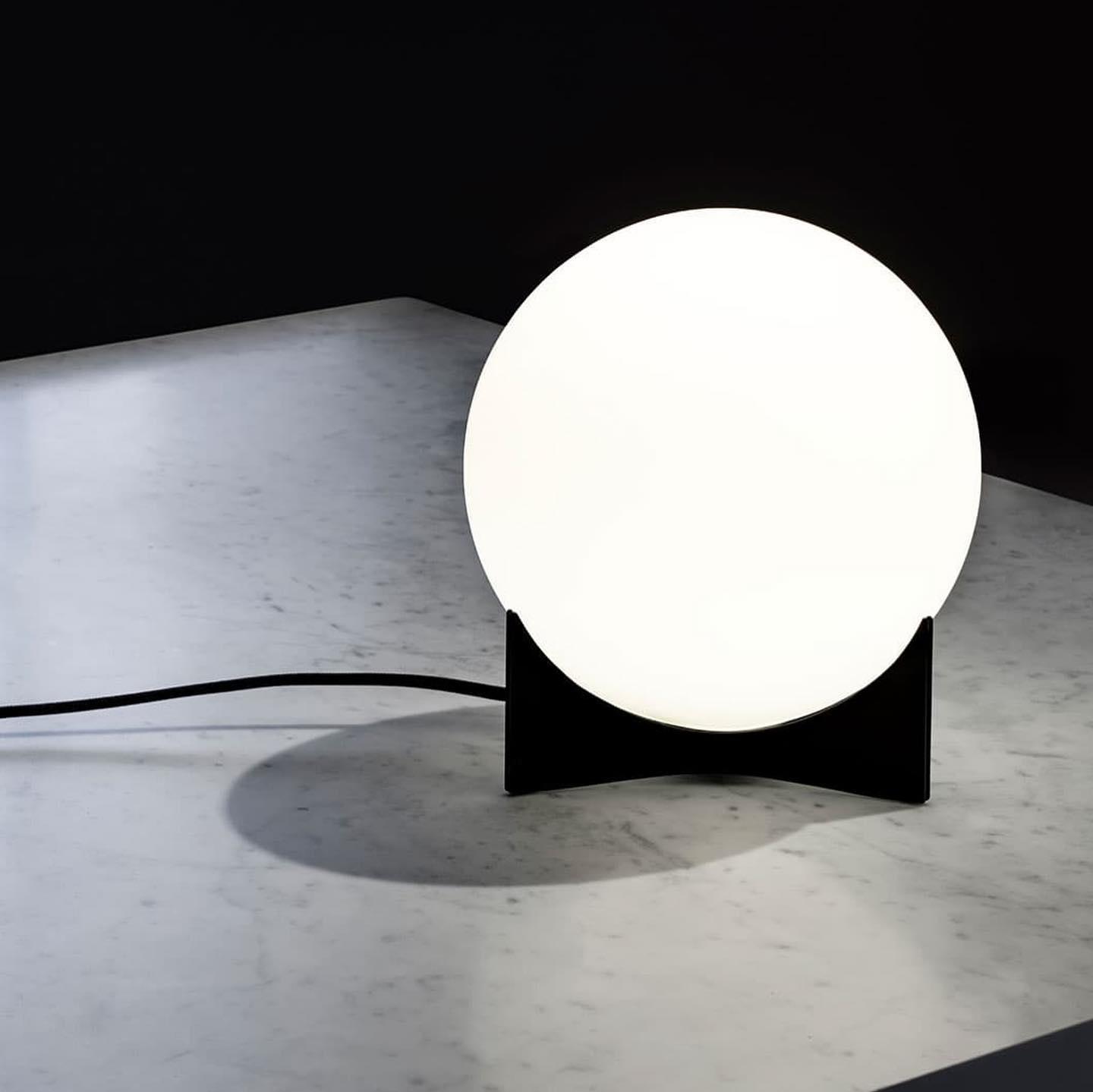 Oscar Table Lamp - Blowlighting