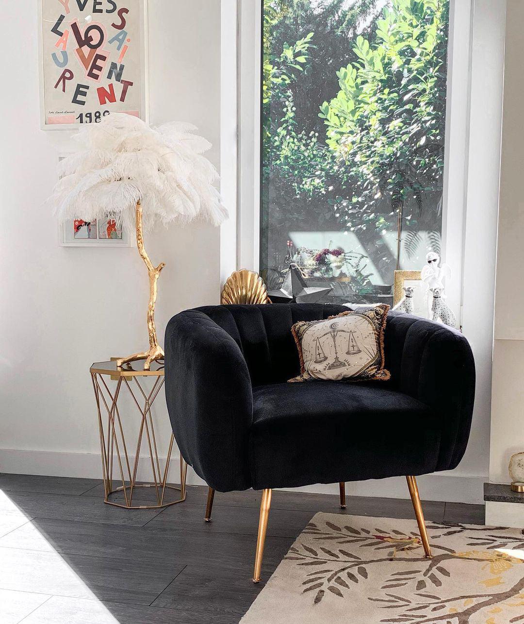 Ostrich Feather Table Lamp - Blowlighting
