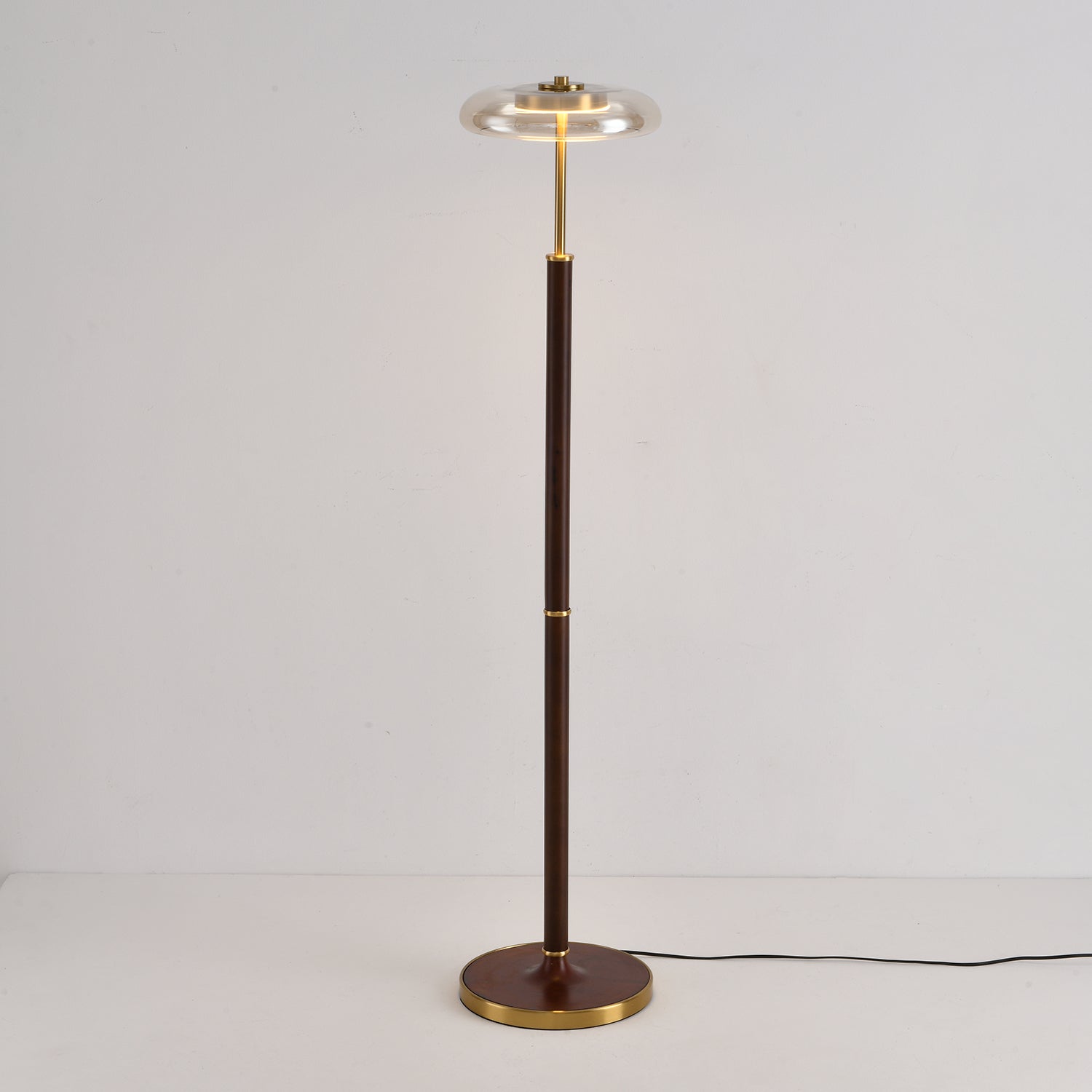 Lean Minimalist Metal Floor Lamp - Blowlighting