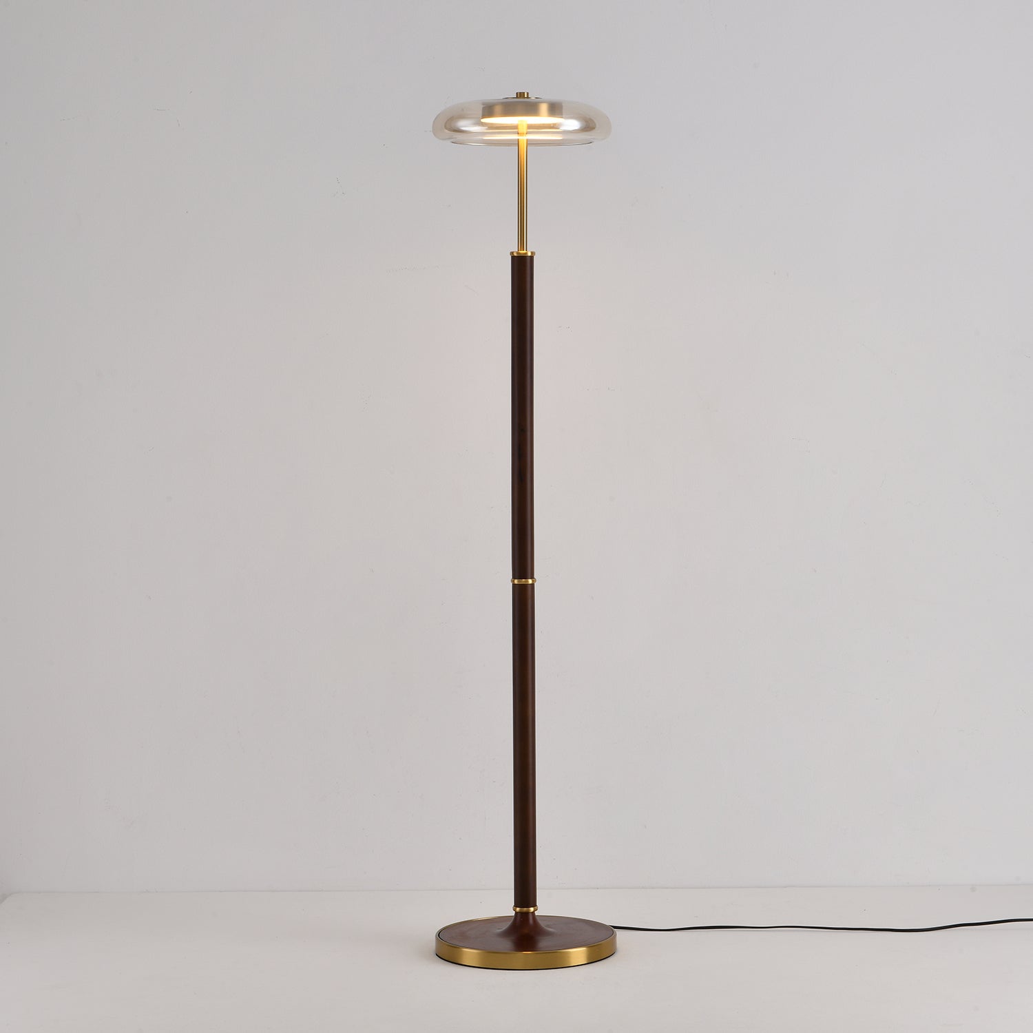 Lean Minimalist Metal Floor Lamp - Blowlighting