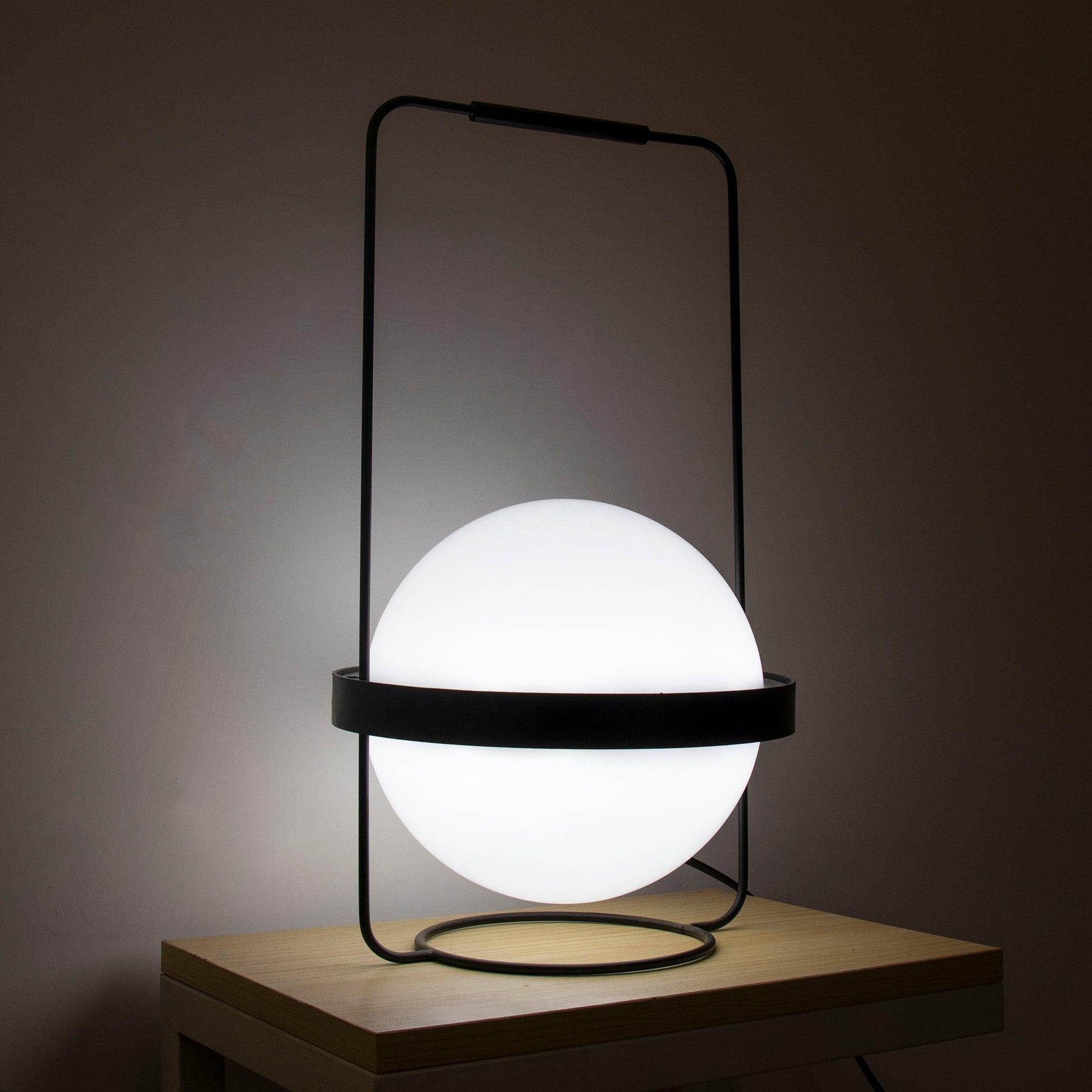 Eric Contemporary Metal Table Lamp - Blowlighting