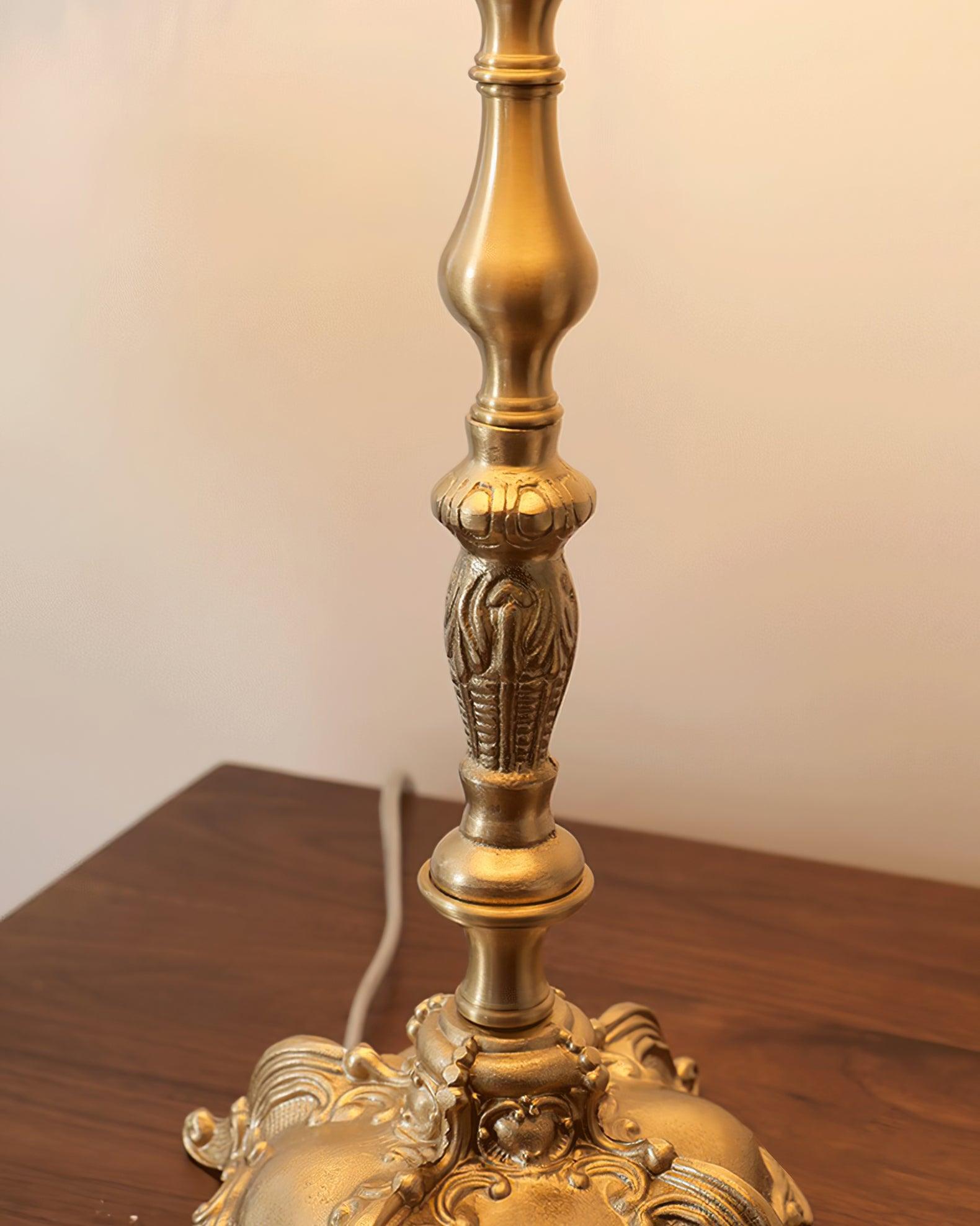 Pantalla Table Lamp - Blowlighting