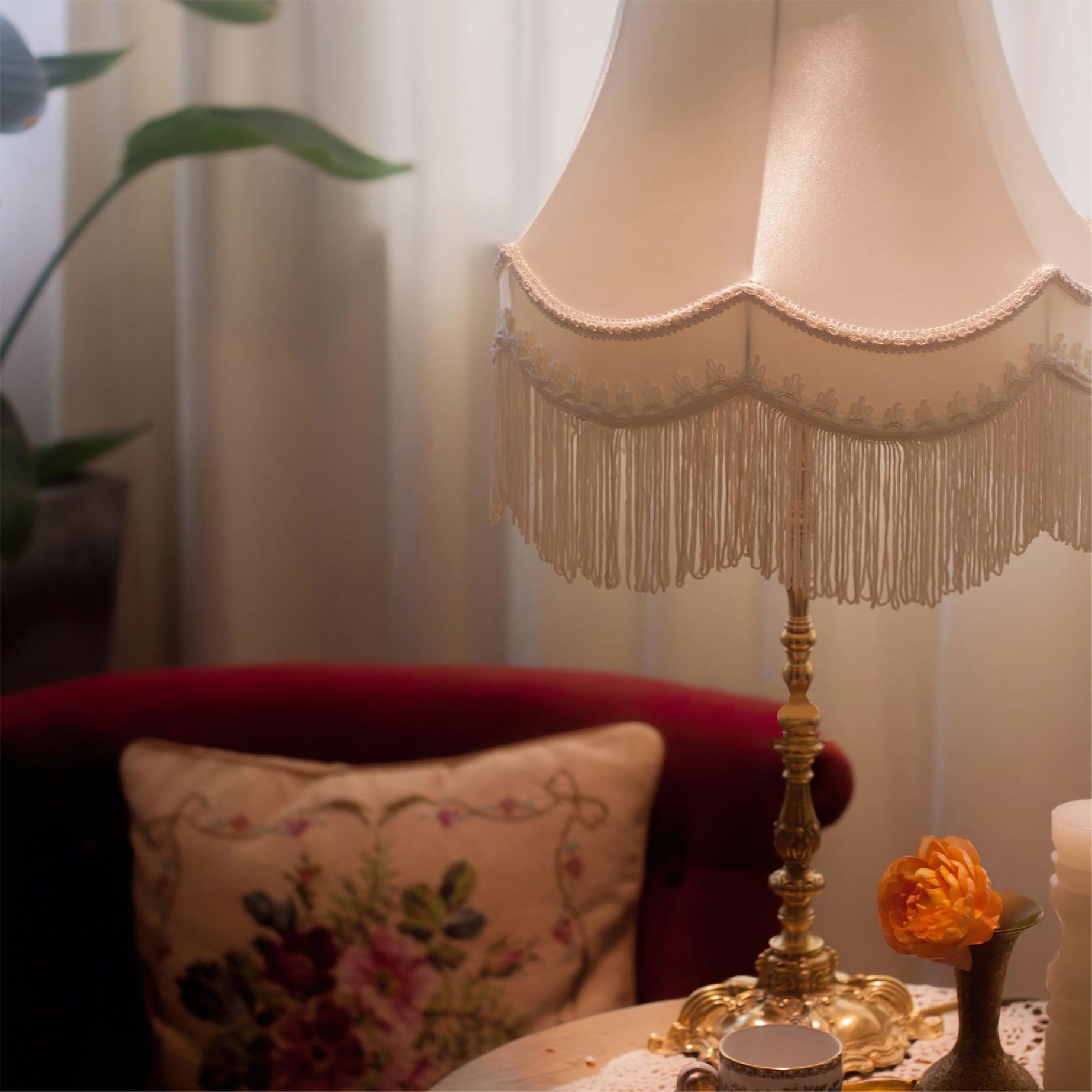 Pantalla Table Lamp - Blowlighting