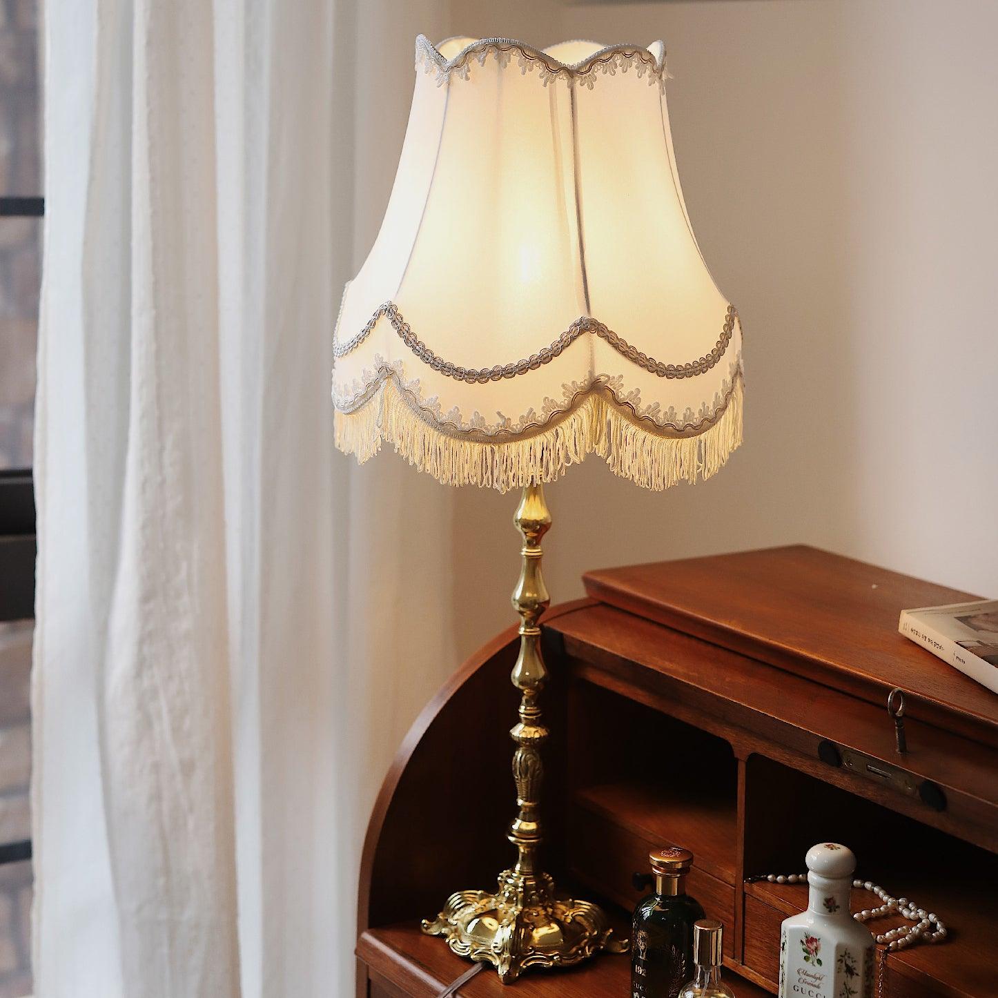 Pantalla Table Lamp - Blowlighting