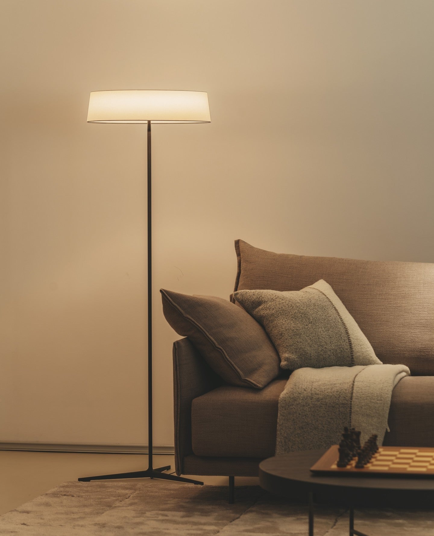 Dama Floor Lamp - Blowlighting