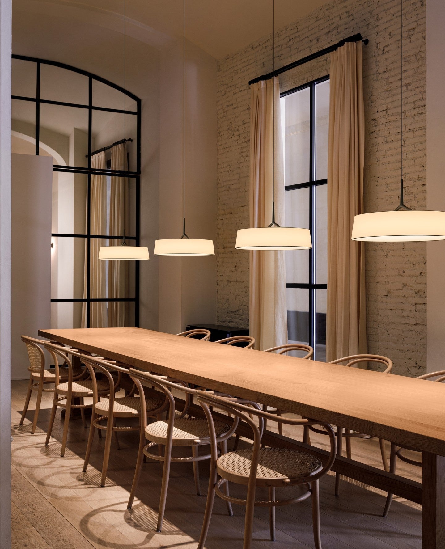Ovynira Cylindrical Fabric Pendant Light - Blowlighting
