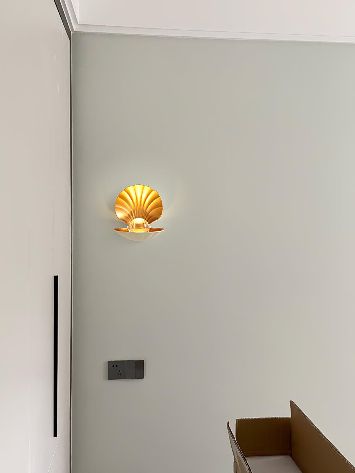 Pearl Clam Wall Light - Blowlighting