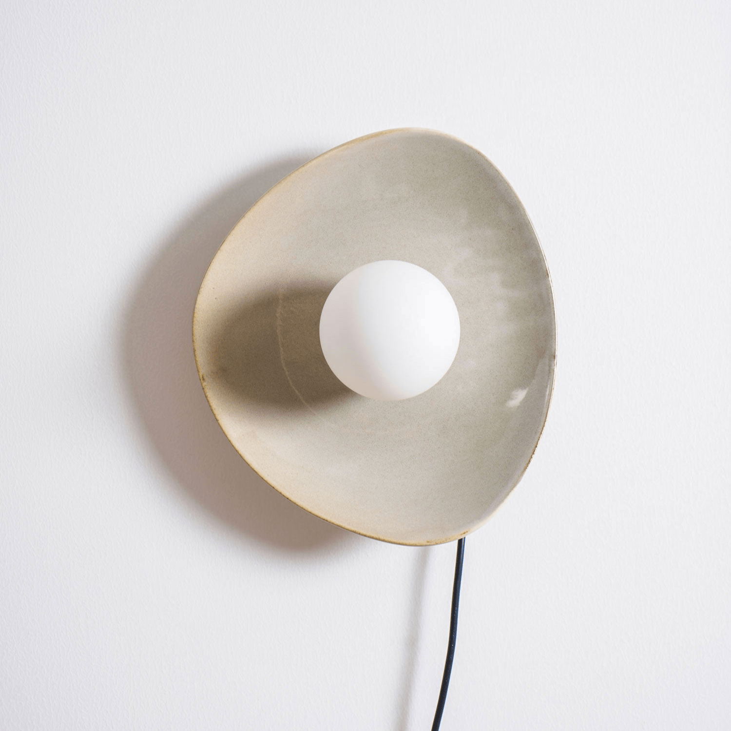 Pebble Disc Plug-in Wall Light - Blowlighting