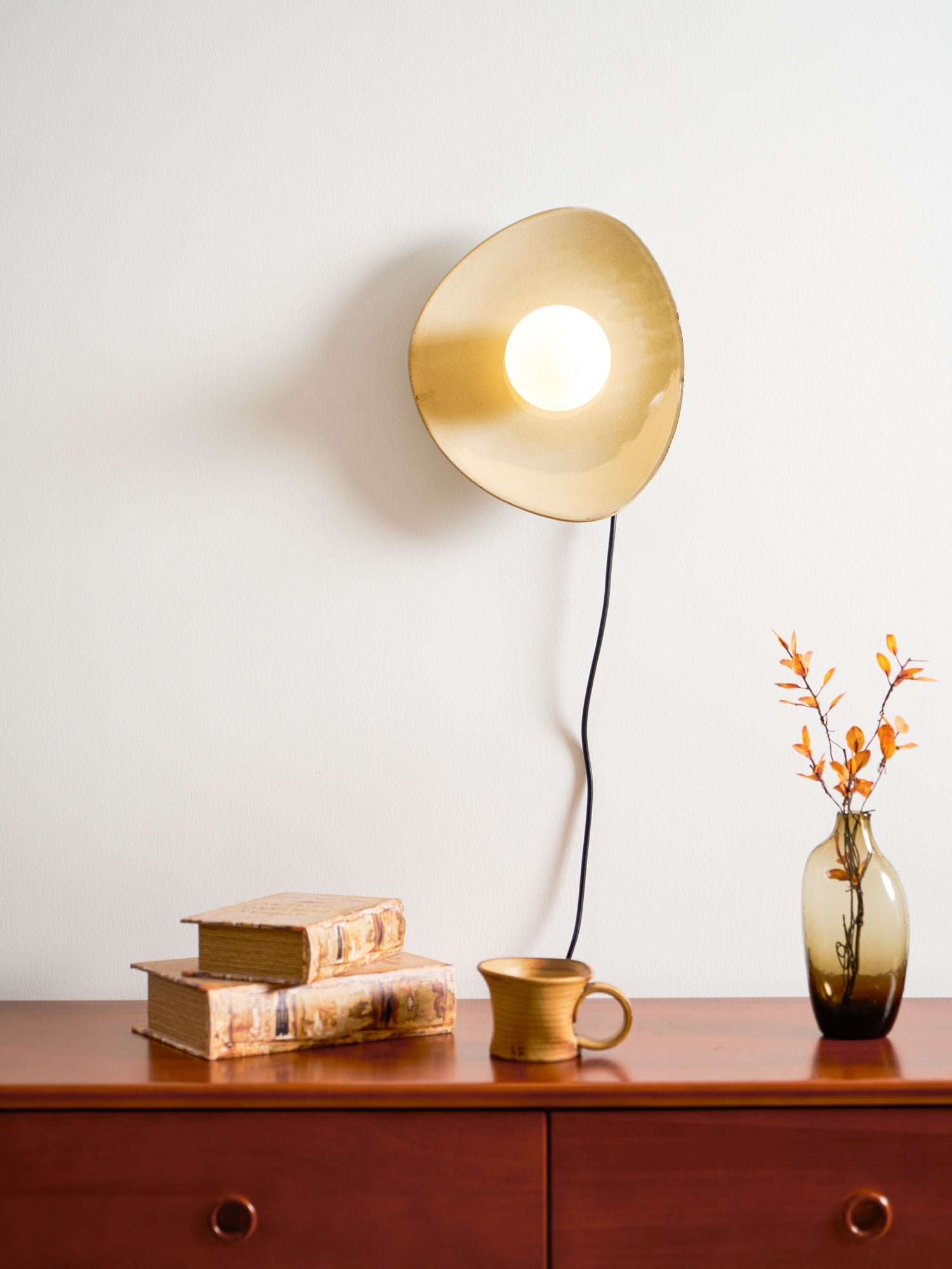 Pebble Disc Plug-in Wall Light - Blowlighting